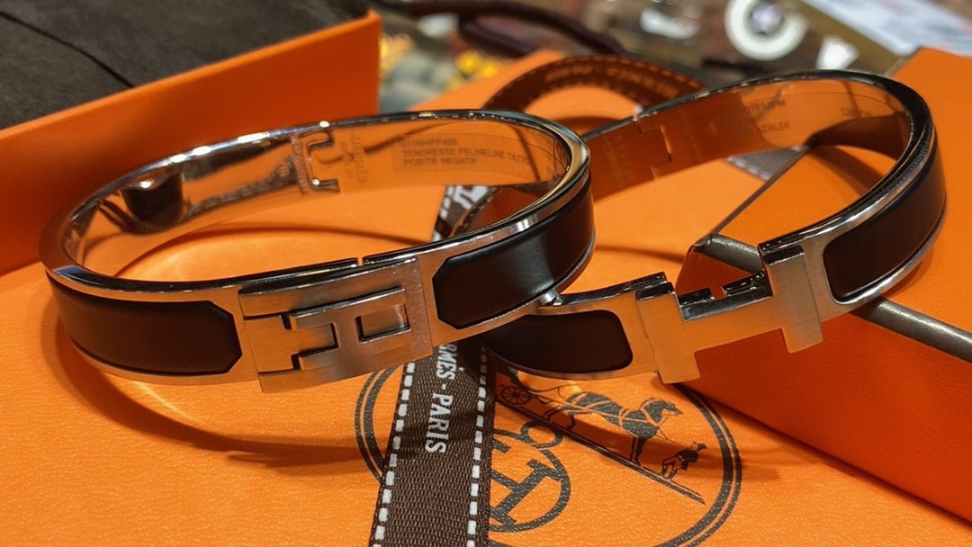 Hermès H-Action Black & Silver Plated Bangle - Image 3