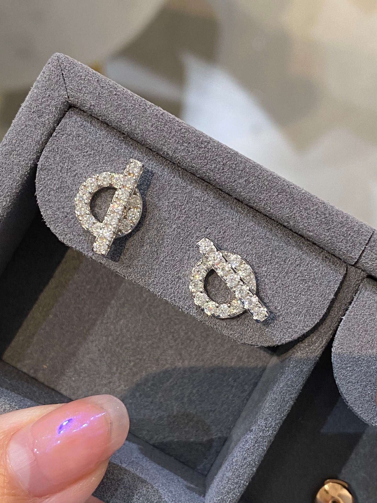 Hermès d'Ancre Full Paved Silver Stud Earrings - Image 10