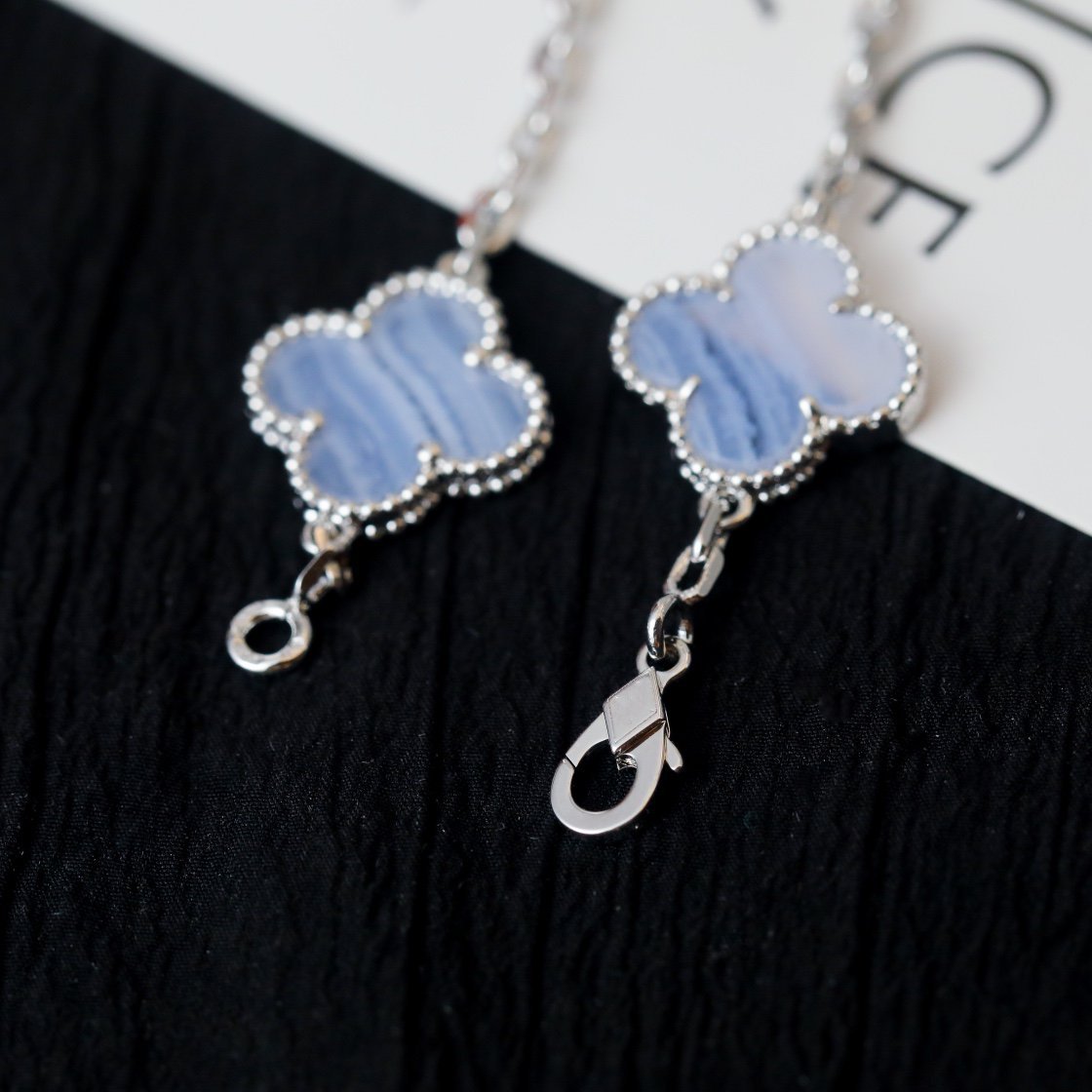 Van Cleef VA 5 Motifs Silver Chalcedony Bracelet - Image 7