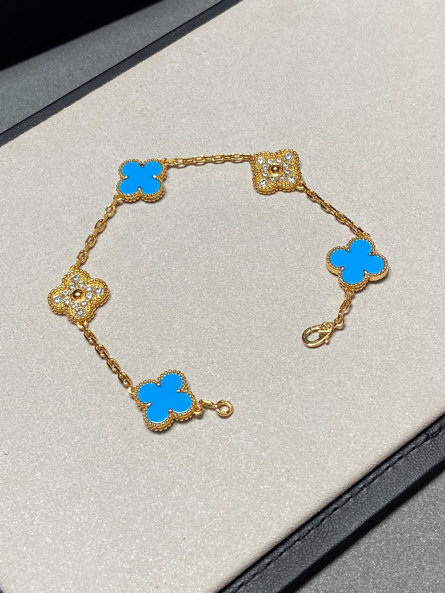Van Cleef VA 5 Motifs Gold Turquoise Diamond Bracelet - Image 5