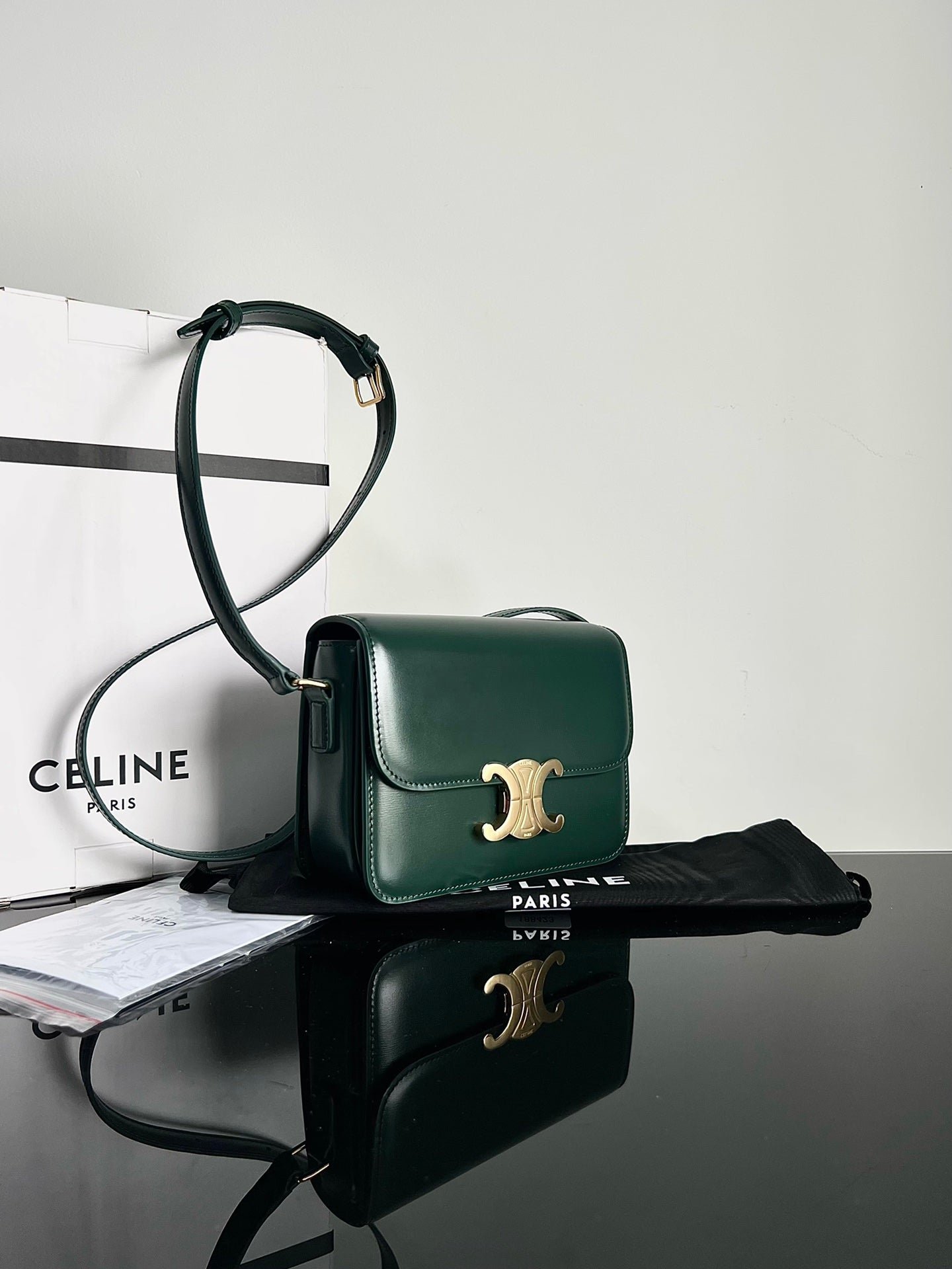 Celine Teen Triomphe 18 Green Calfskin - Image 3