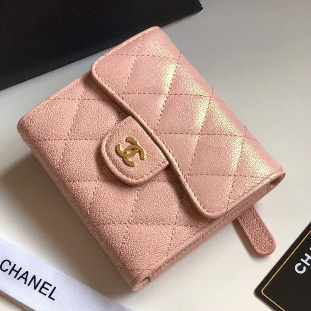 Alternative view of CC FLAP CARD HOLDER 11.5 PALE PINK GRAINED CALFSKIN GOLD ICON