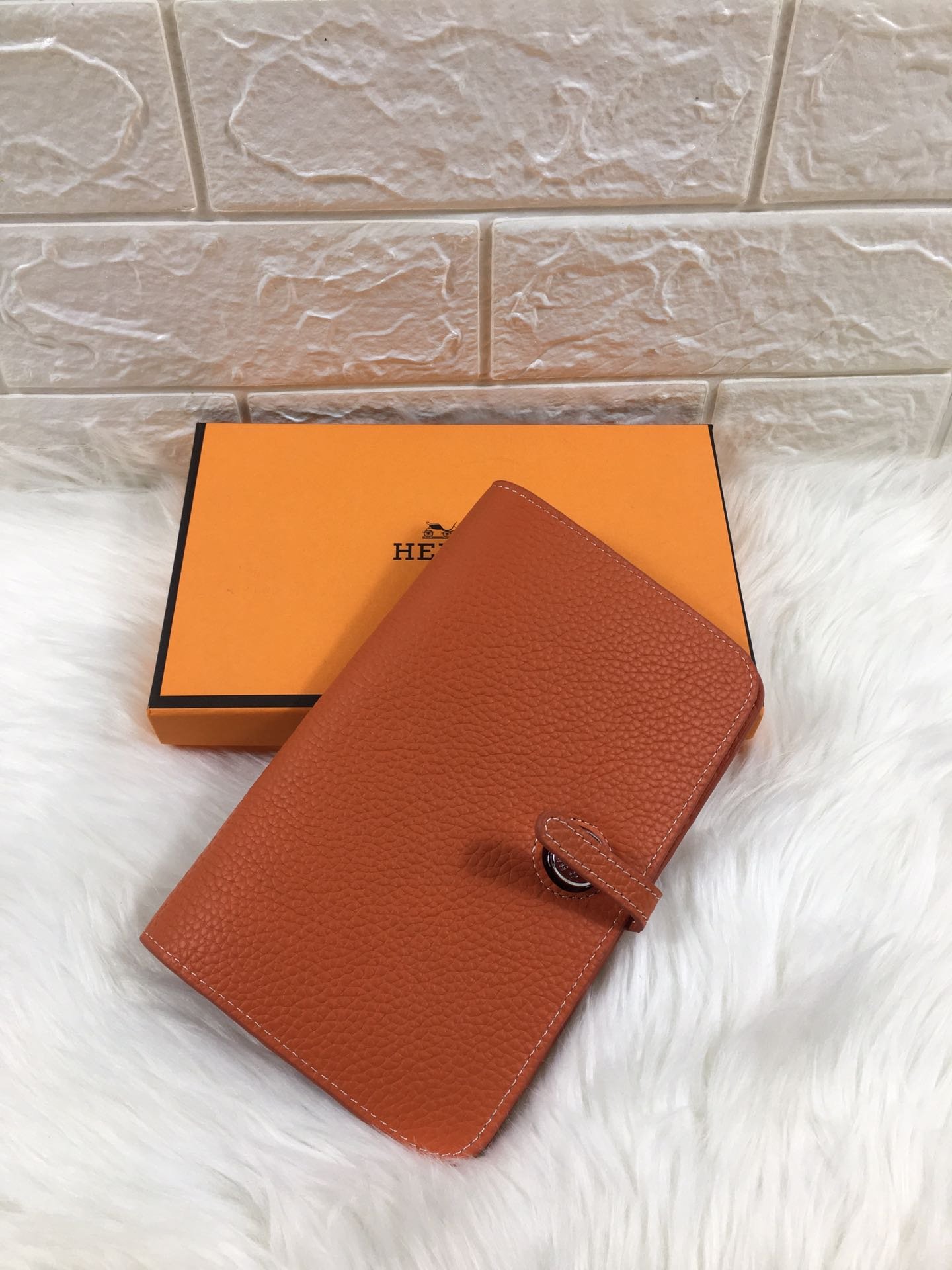 Alternative view of HERMES DOGON WALLET 20 ORANGE GRAINED CALFSKIN