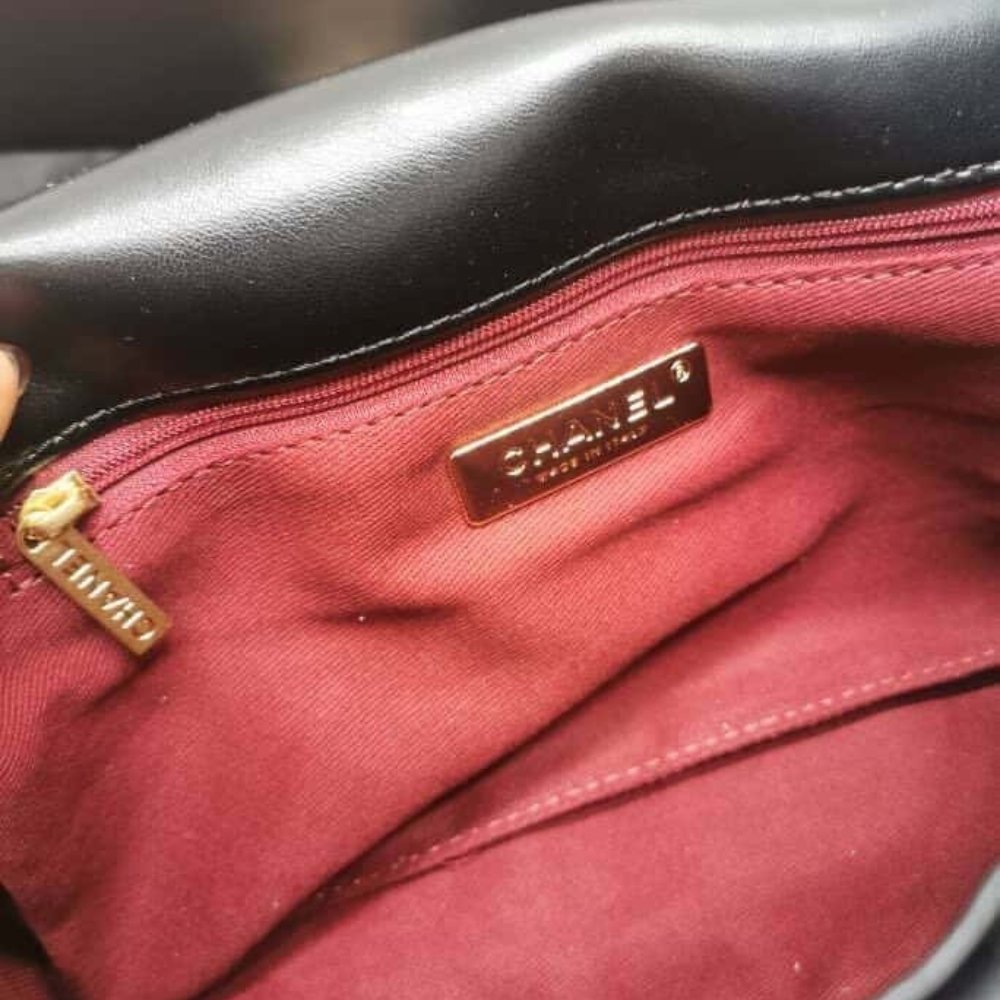Chanel 19 Flap Shiny Lambskin Bag - Image 6