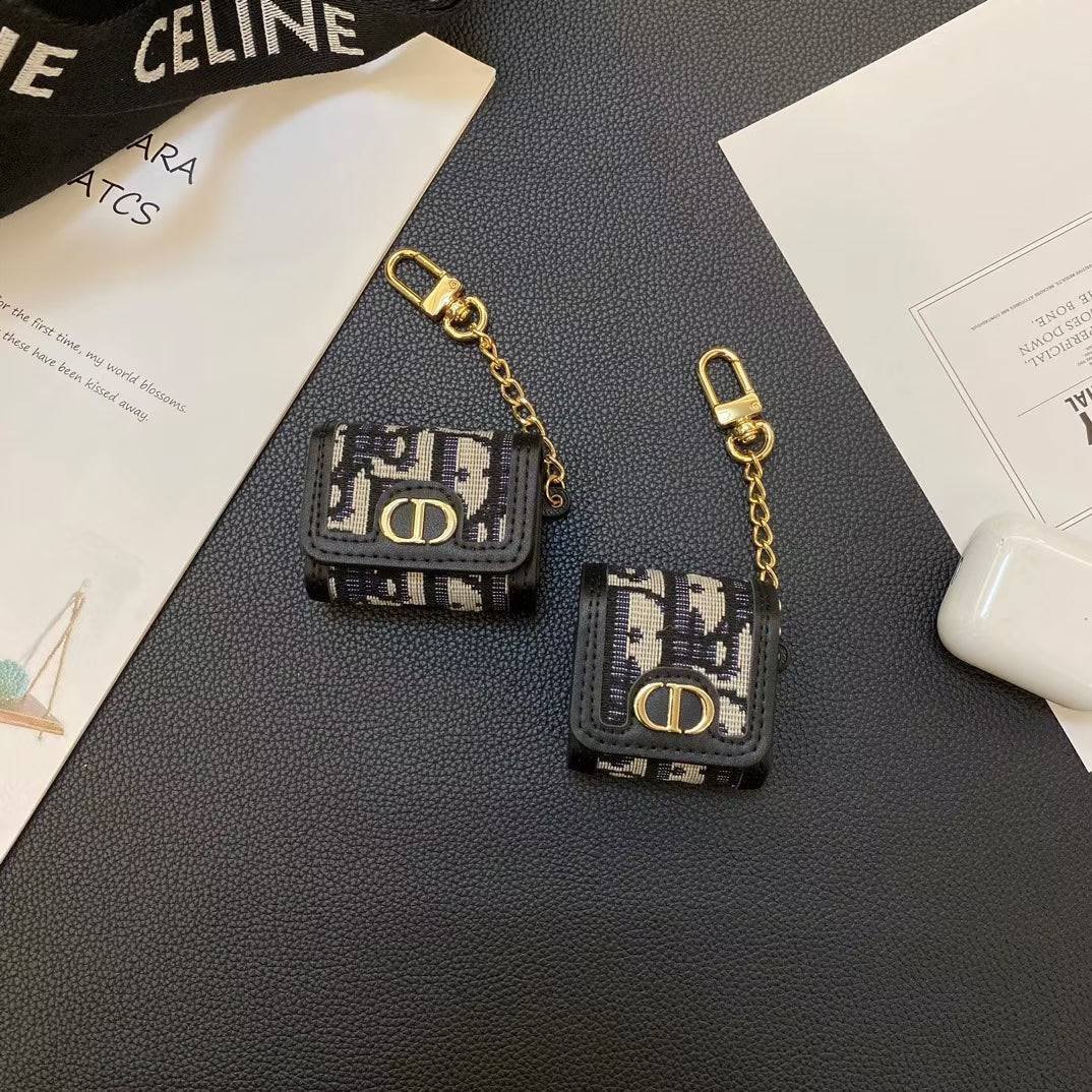 Alternative view of Luxury AirPods Case with Elegant Chain