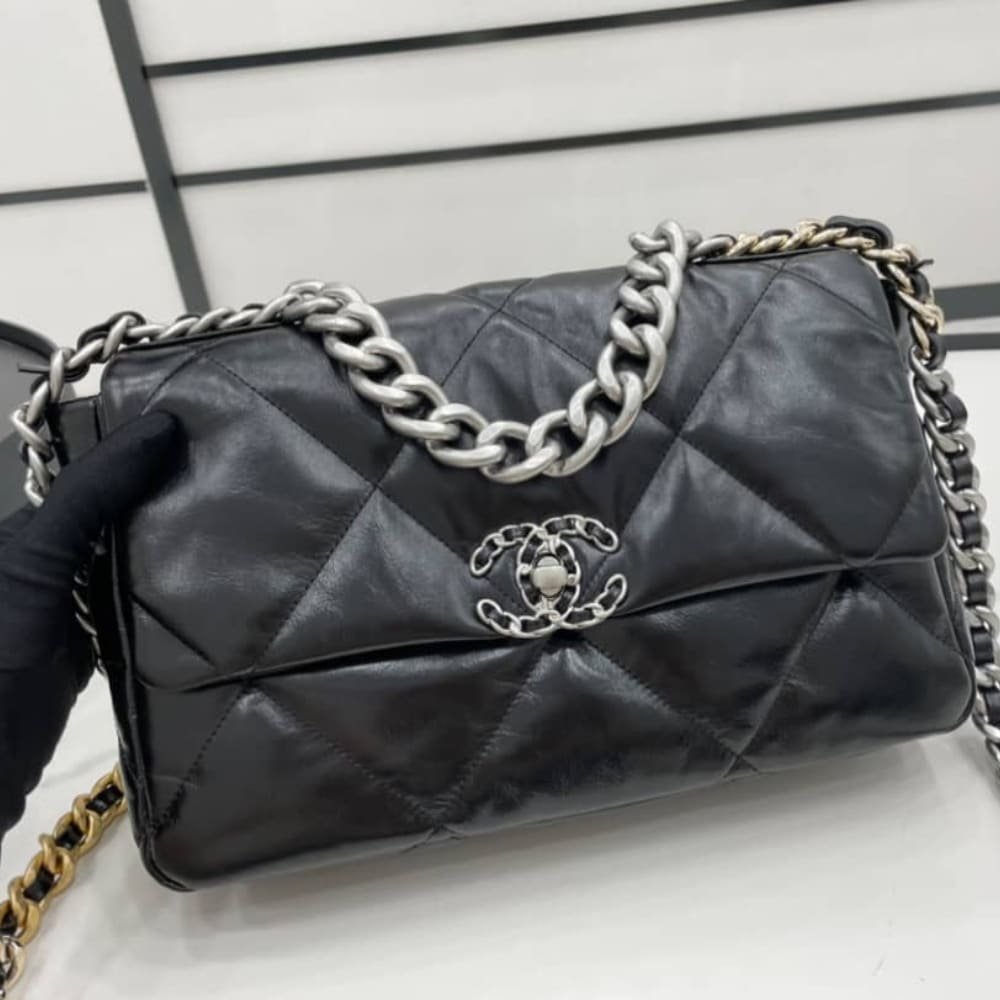 Chanel 19 Classic Lambskin Bag - Image 3