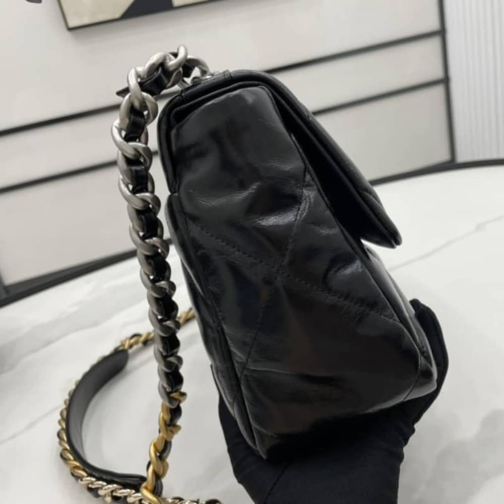 Chanel 19 Classic Lambskin Bag - Image 4
