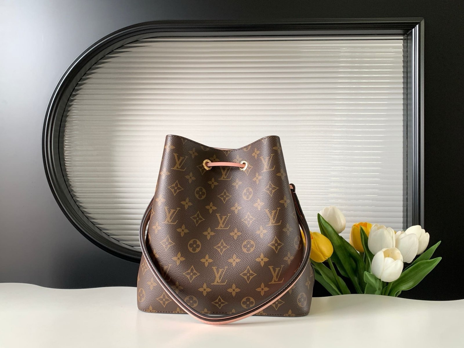 Louis Vuitton Noe MM Pink Monogram - Image 4
