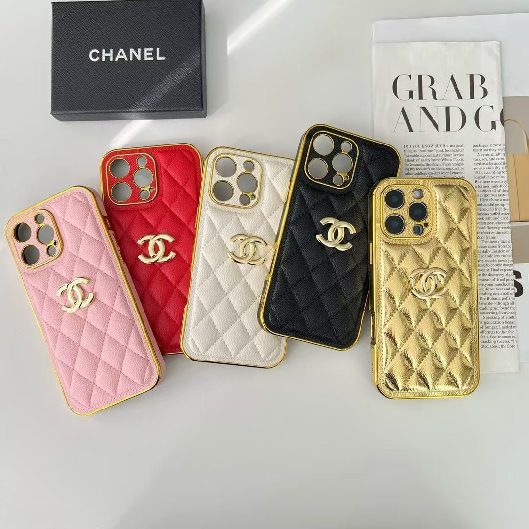 Chanel Gold Trim Quilted Leather Case - Image 9