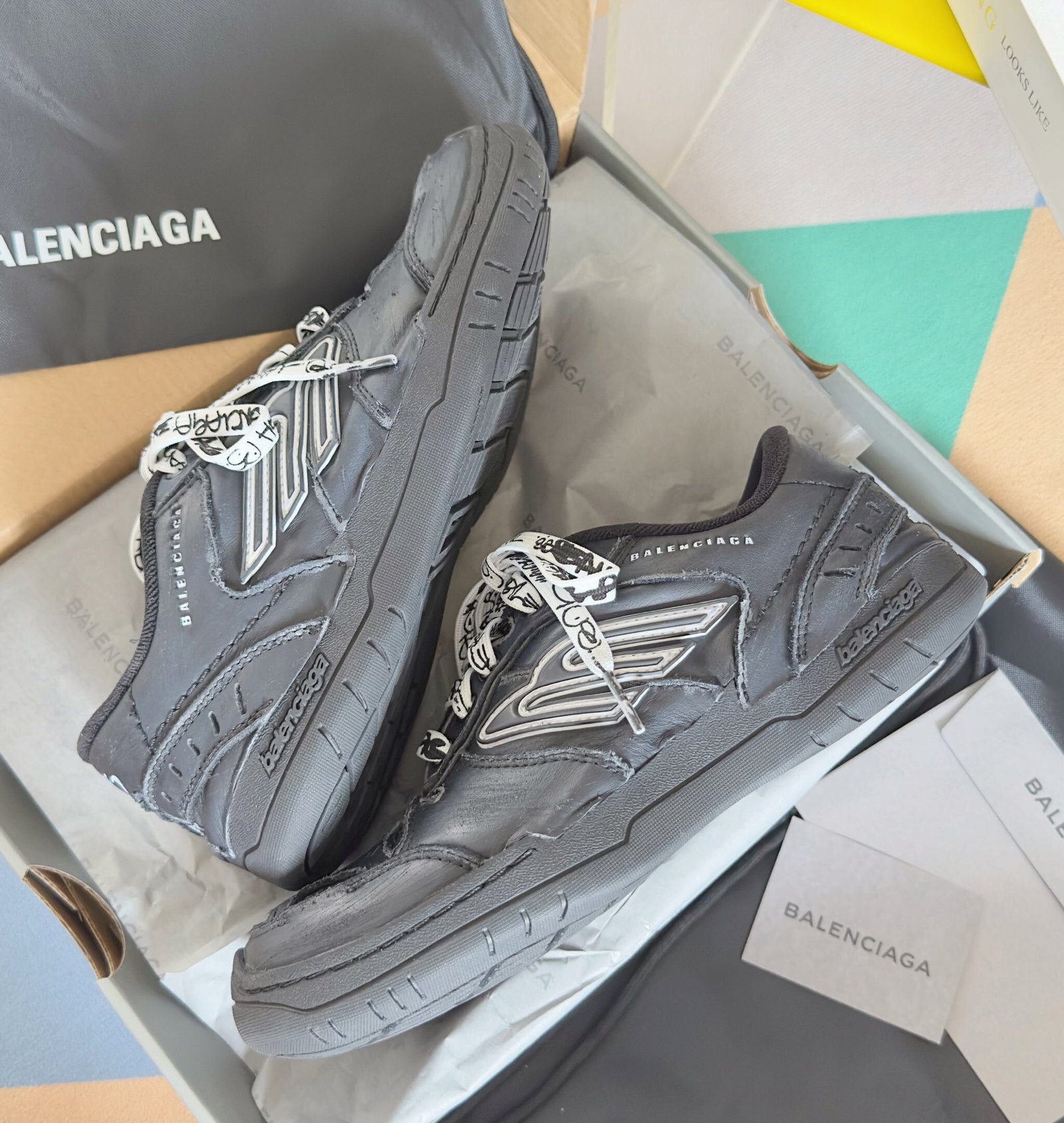Balenciaga Hamptons Worn-Out Black