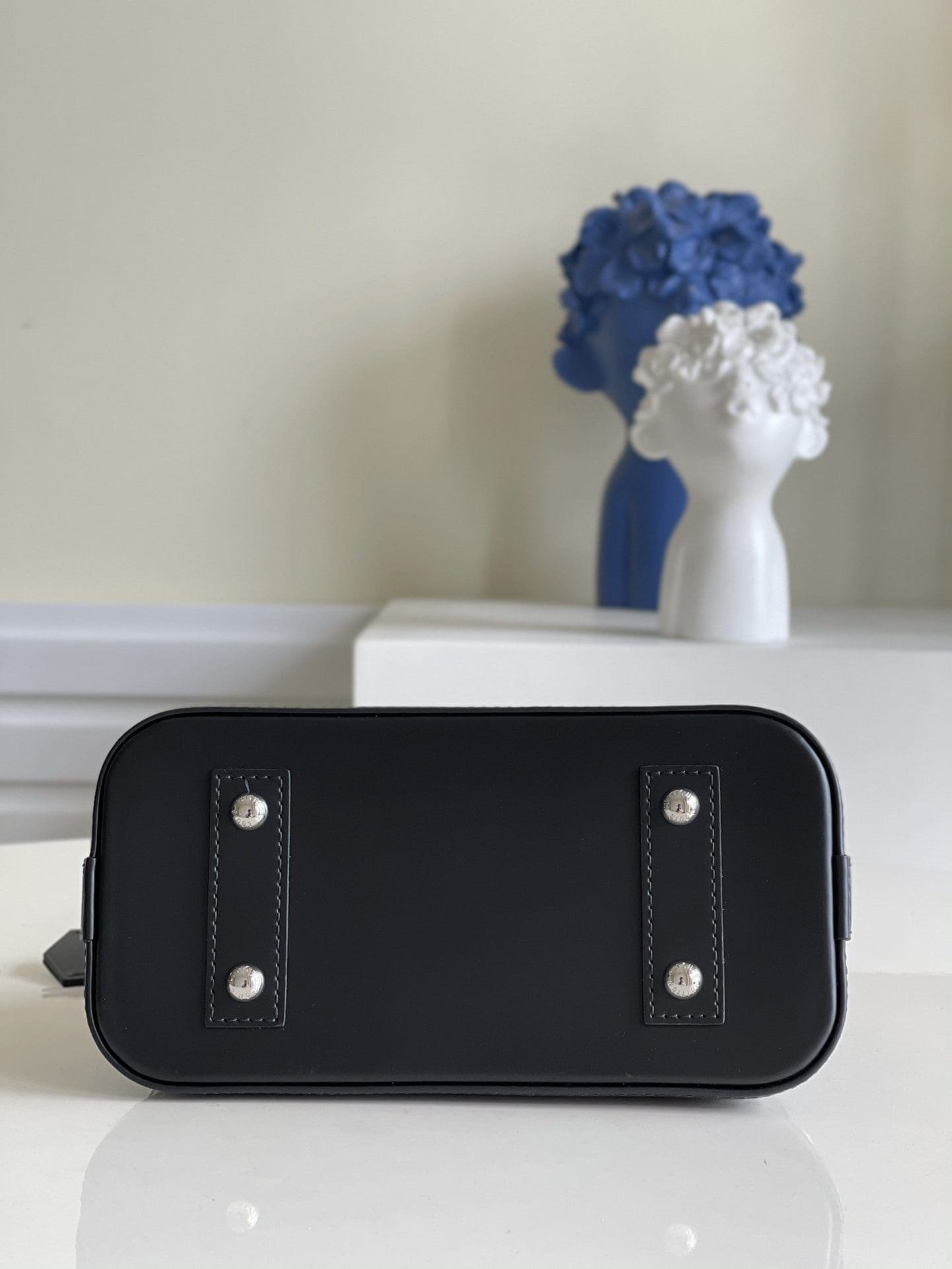 Louis Vuitton Alma PM Black Epi Grained - Image 10