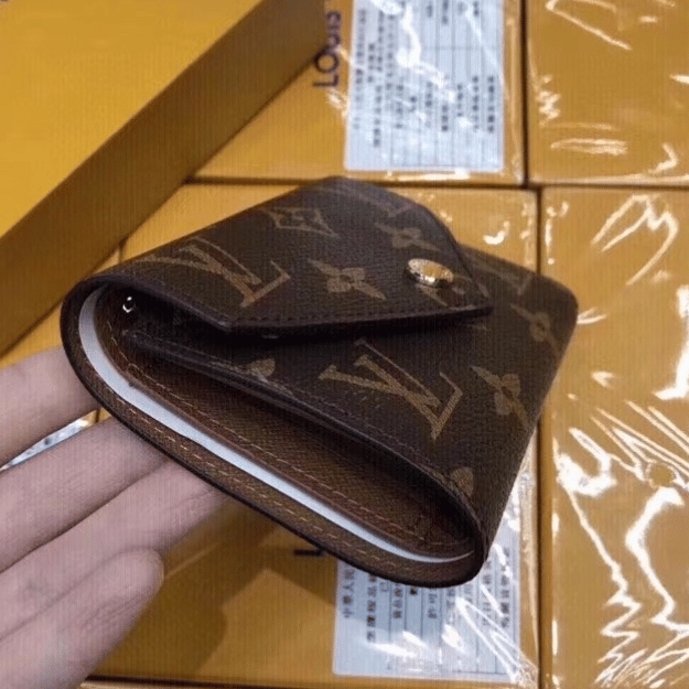 Louis Vuitton Victorine Wallet Monogram 4.7 Inches M62472 - Image 3