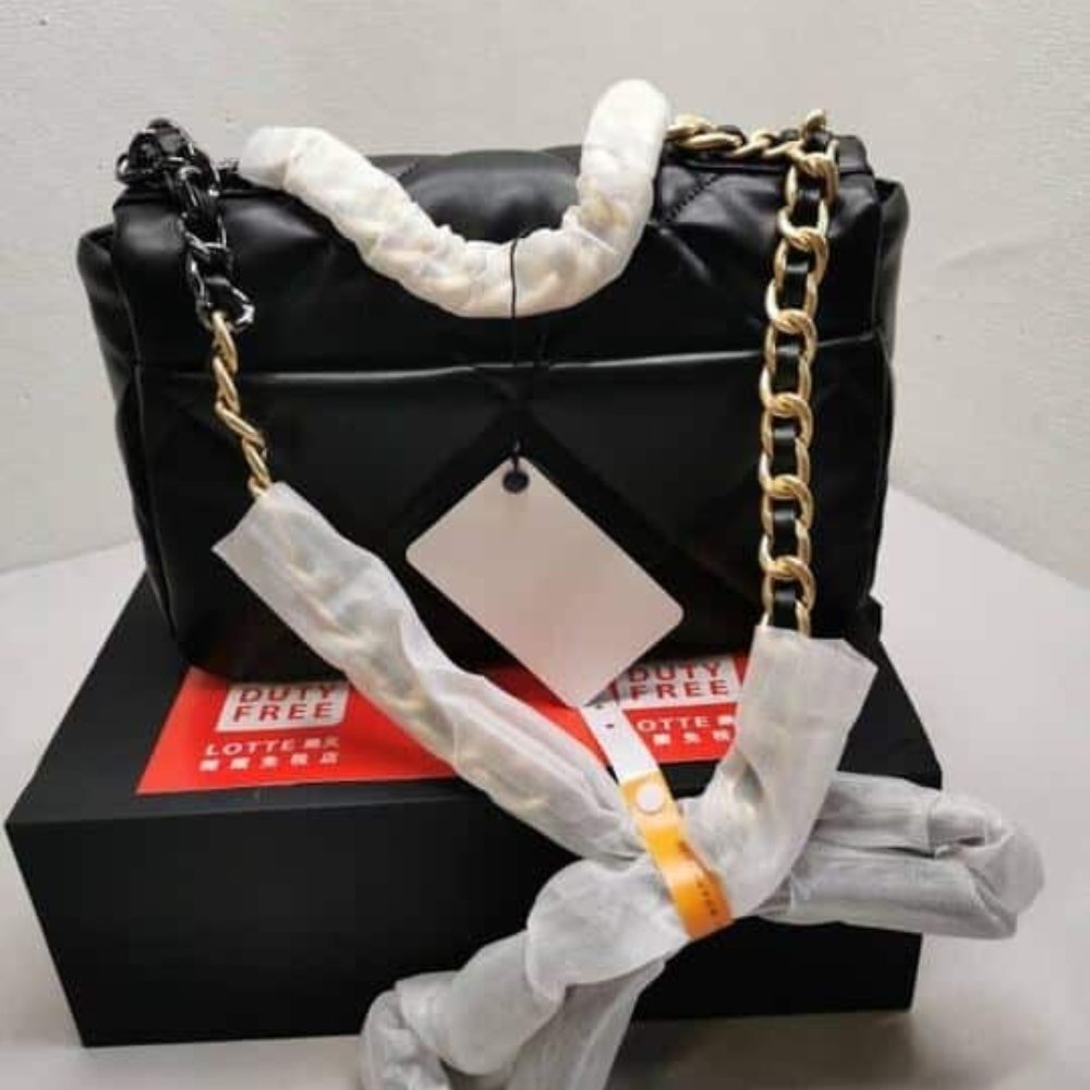 Chanel 19 Flap Shiny Lambskin Bag - Image 7