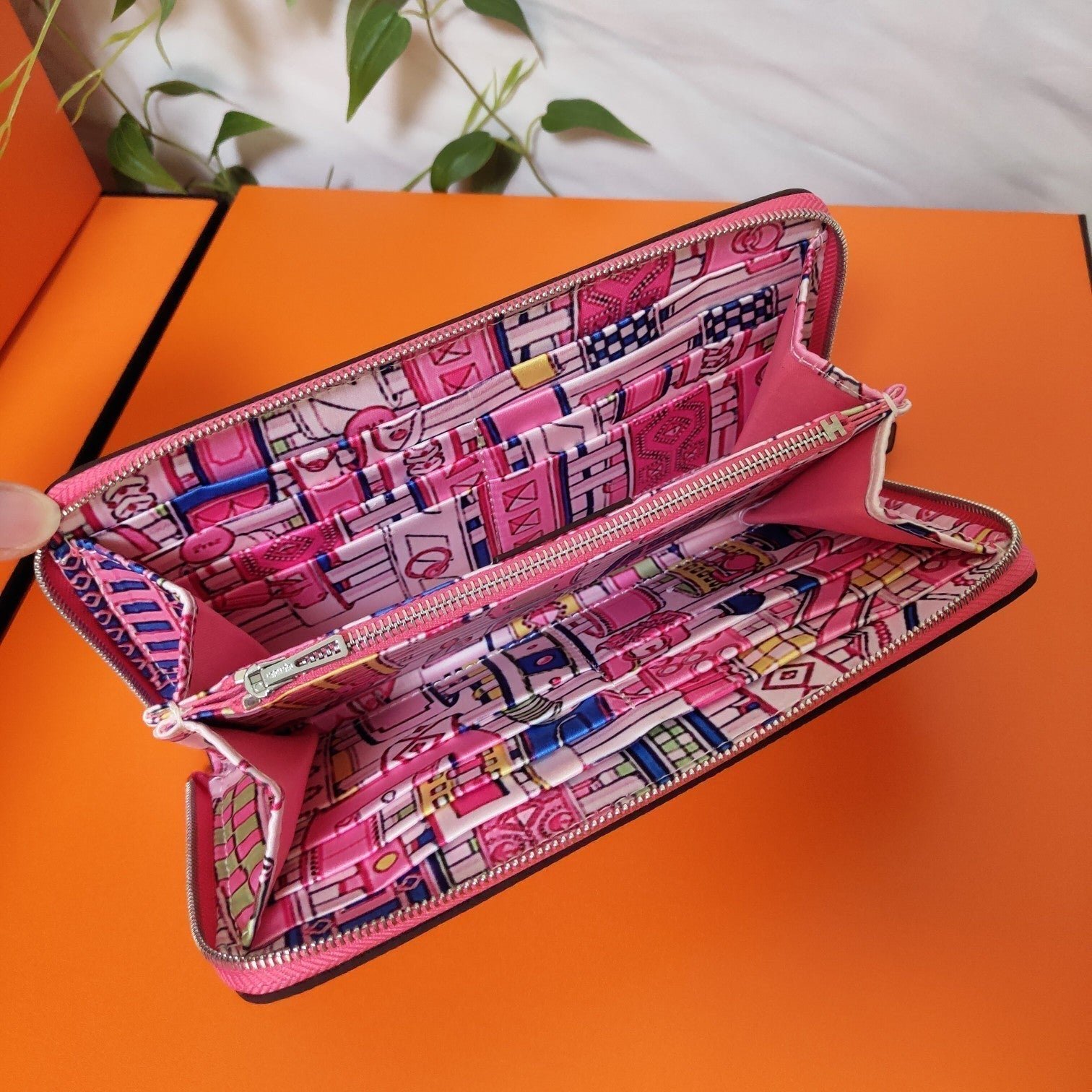 Hermès Epsom Pink Zip Around Wallet - Image 6