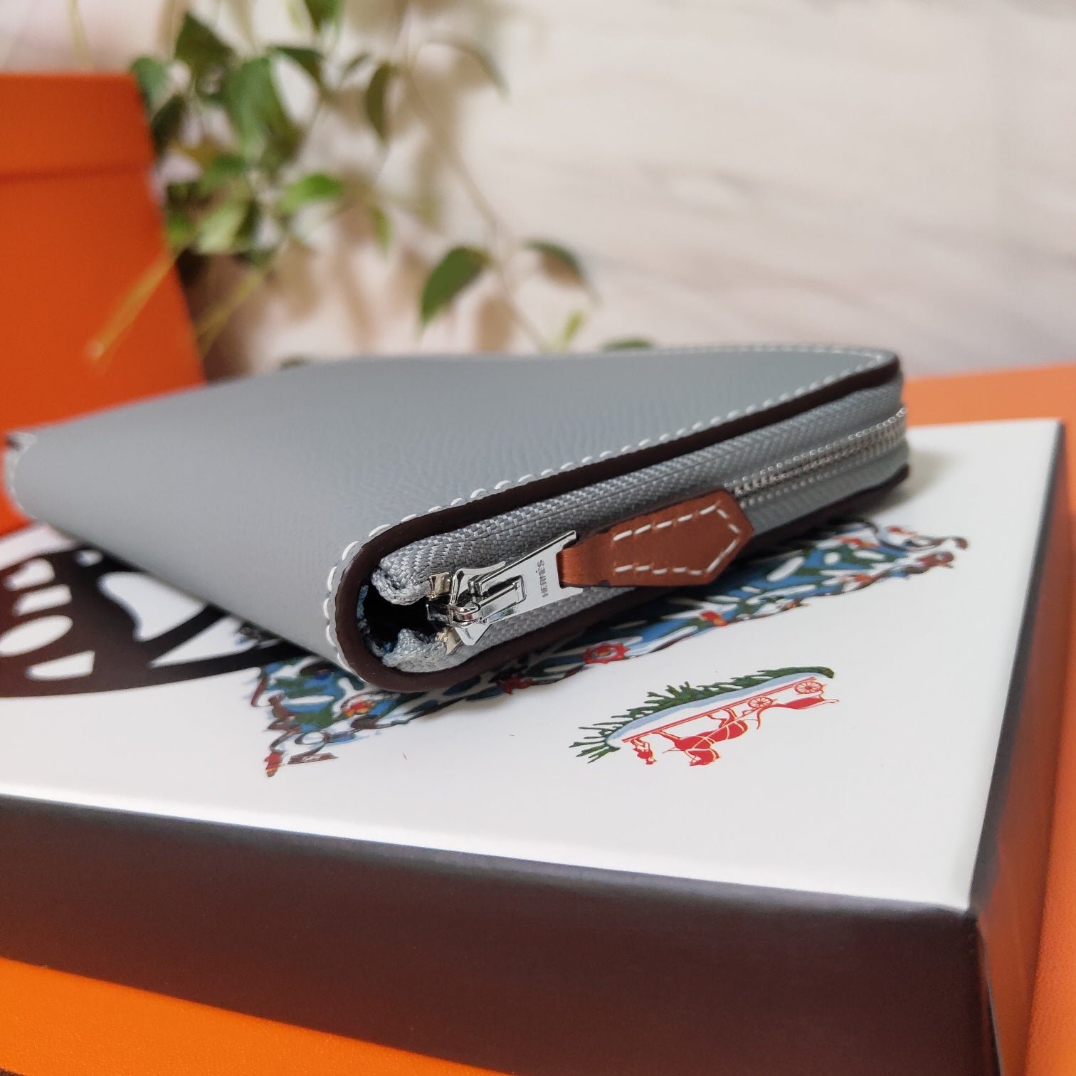HERMES Zipper Wallet 20 Grey Epsom - Image 3