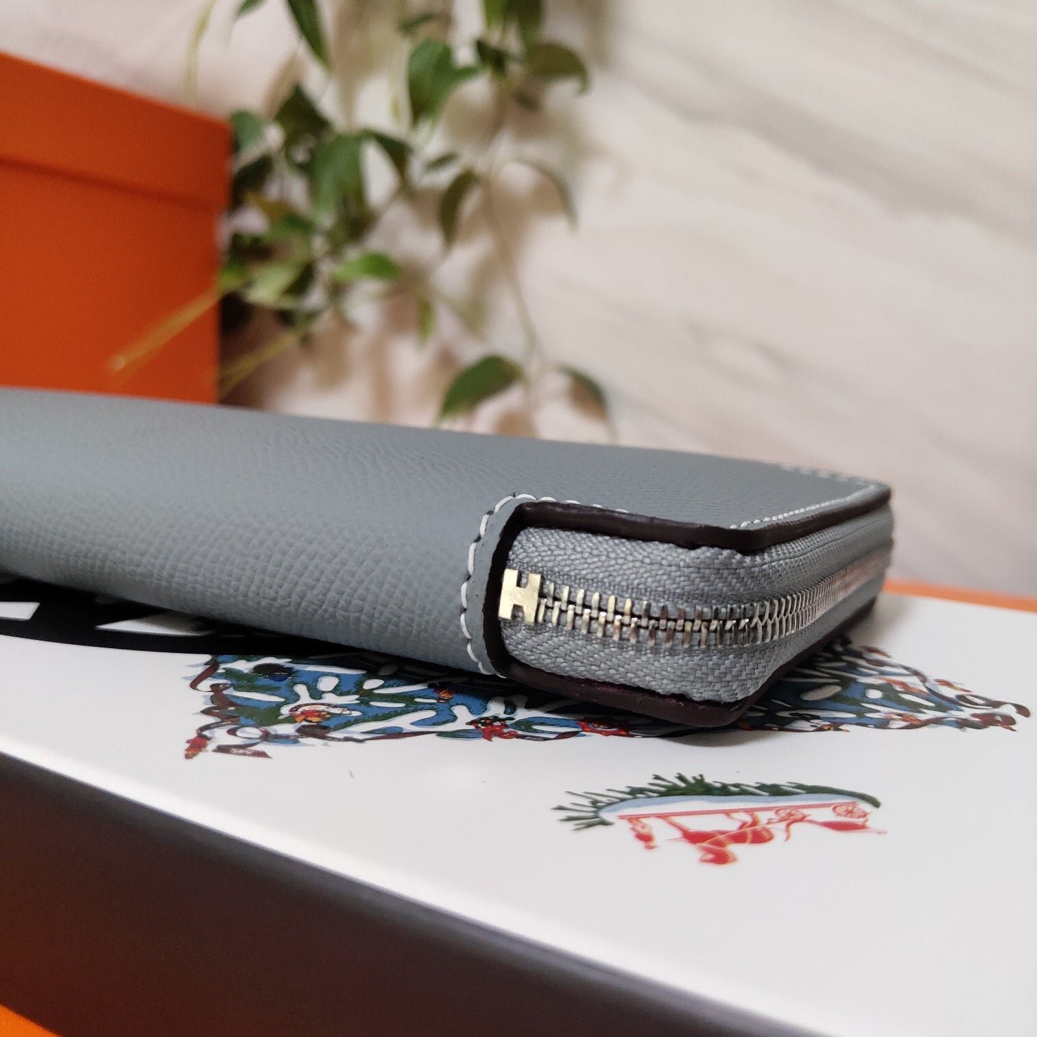 HERMES Zipper Wallet 20 Grey Epsom - Image 4