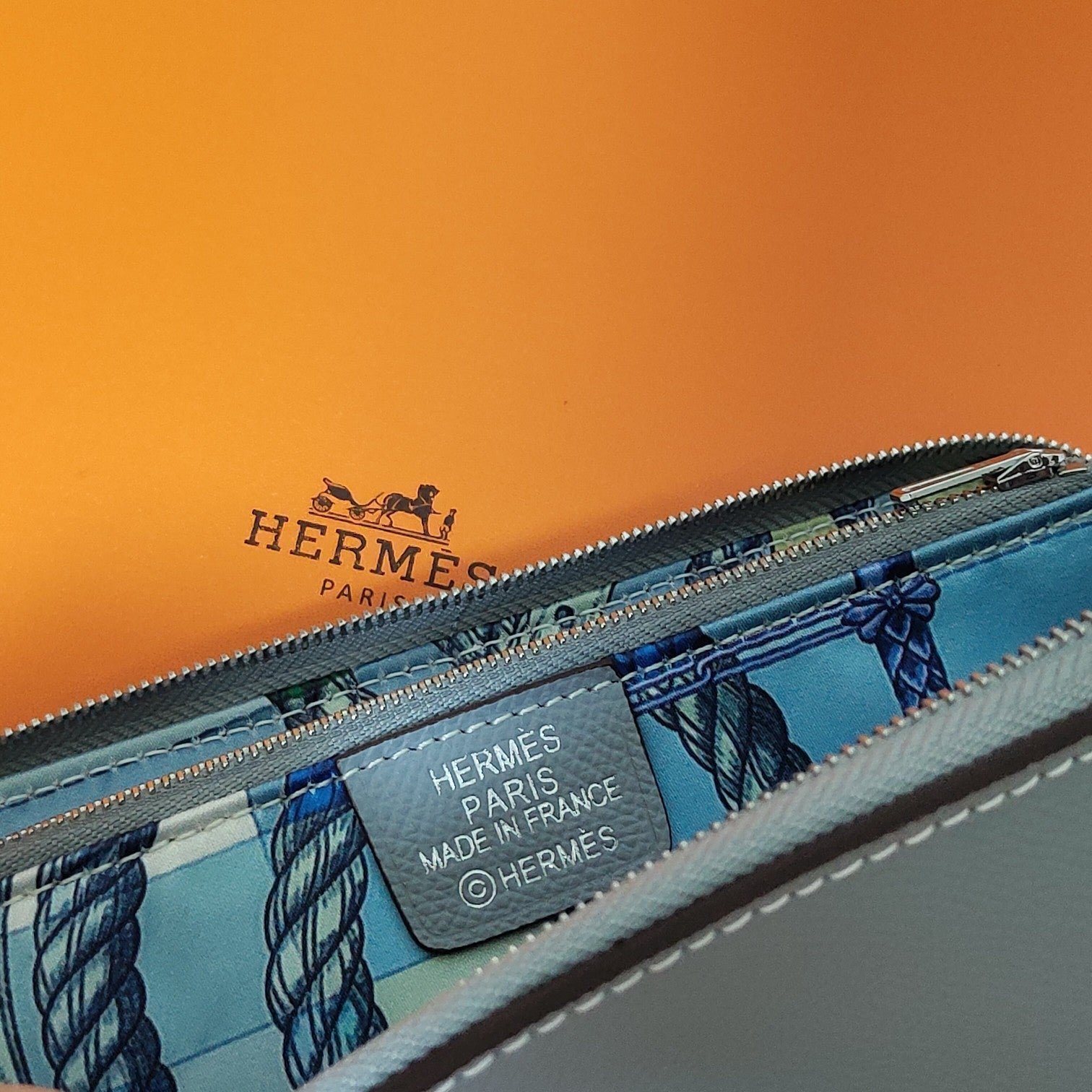 HERMES Zipper Wallet 20 Grey Epsom - Image 8