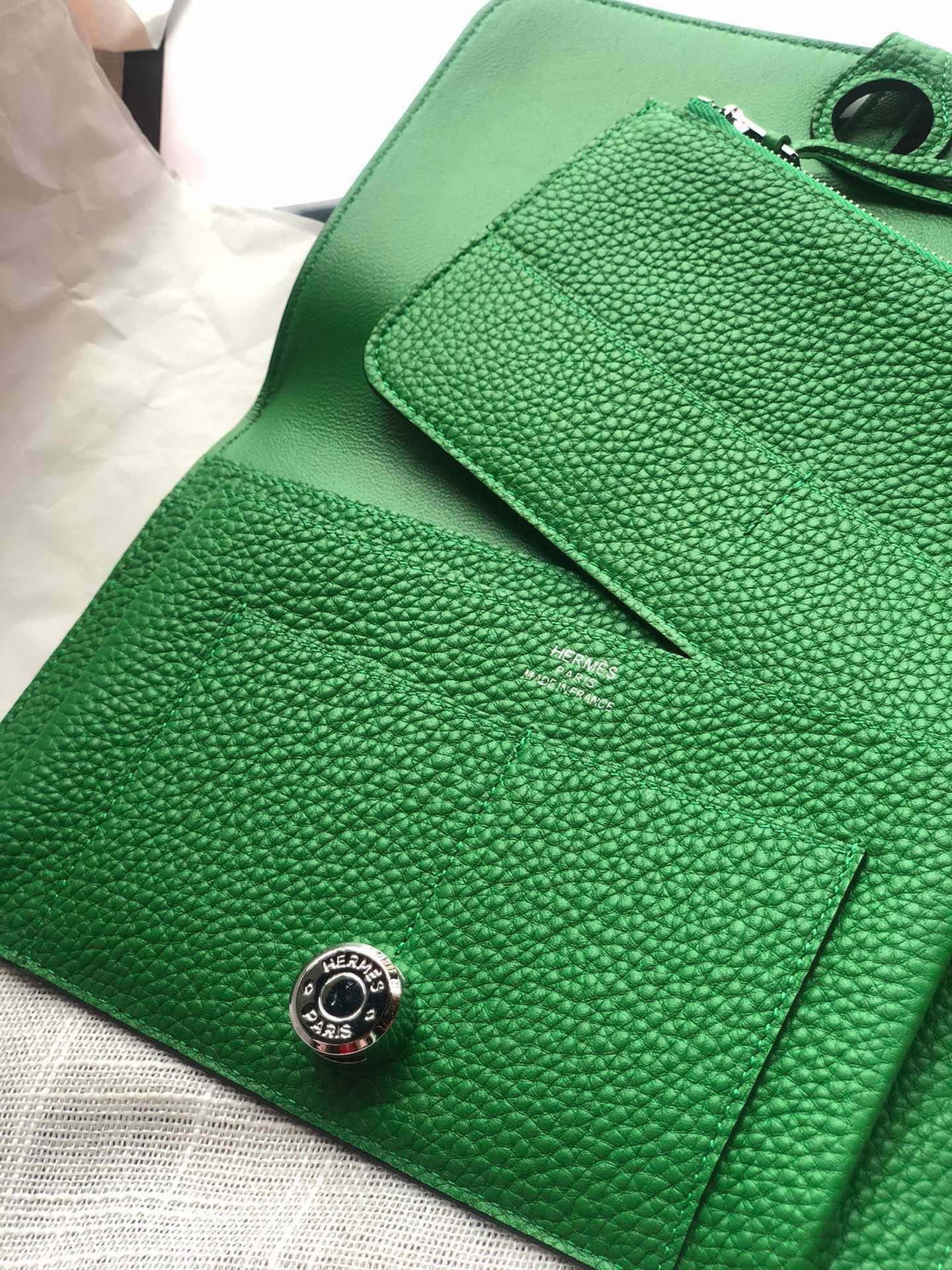 Alternative view of HERMES Dogon Wallet 20 Green Togo Shw