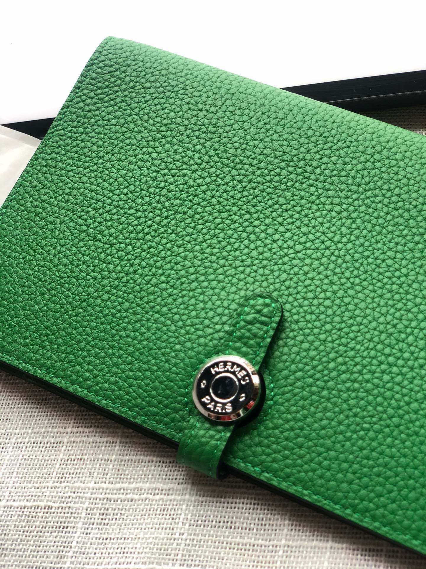 HERMES Dogon Wallet 20 Green Togo Shw - Image 5