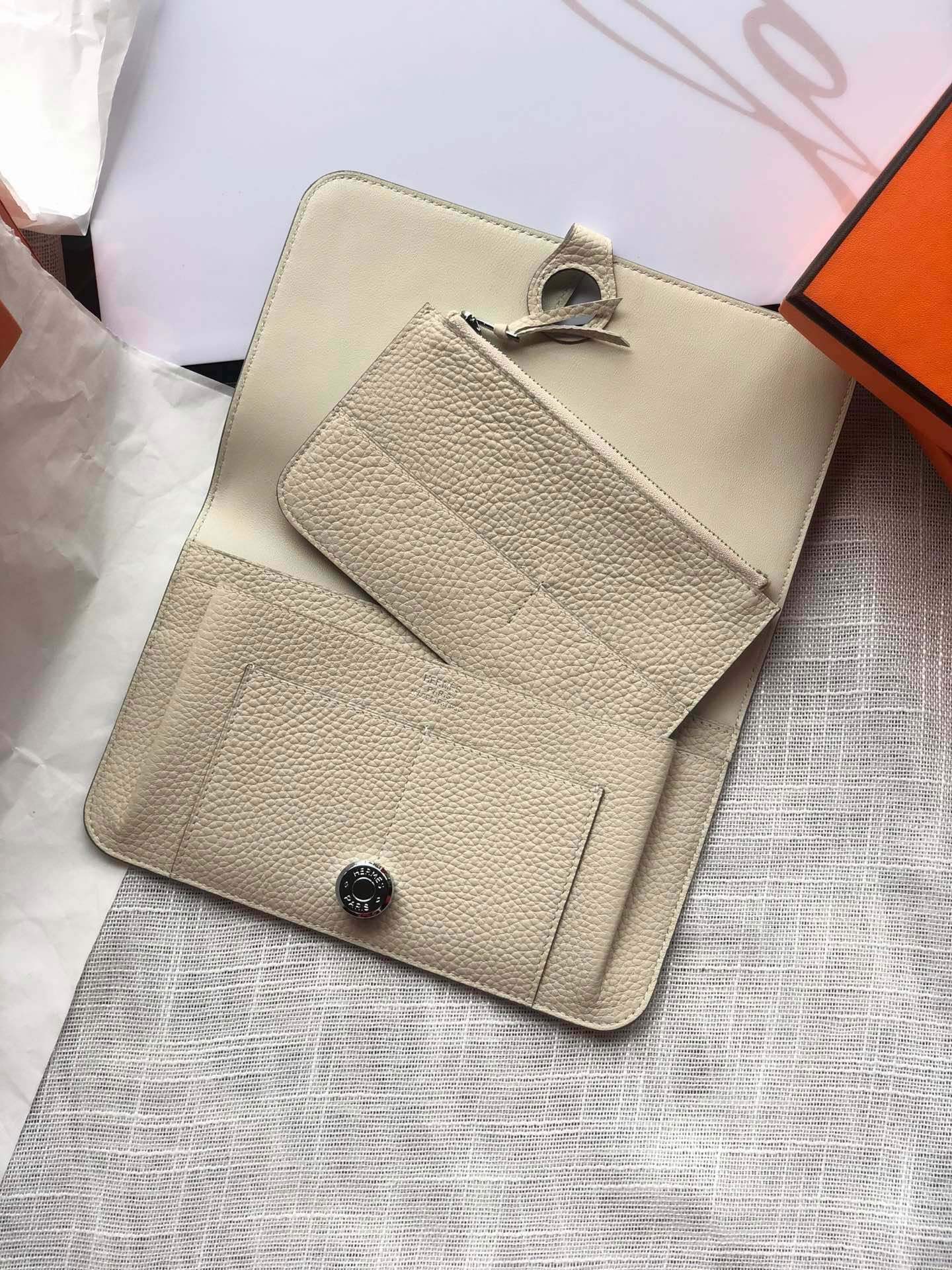 Alternative view of HERMES Dogon Wallet 20 Beige Togo Shw