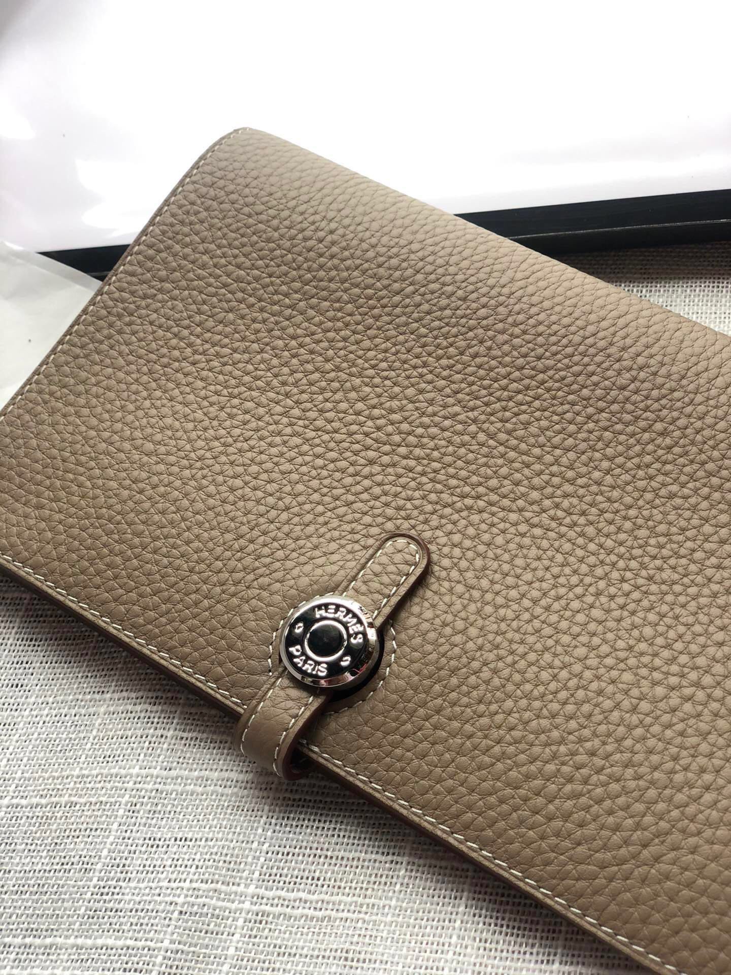 HERMES Dogon Wallet 20 KHAKI Togo Shw - Image 5