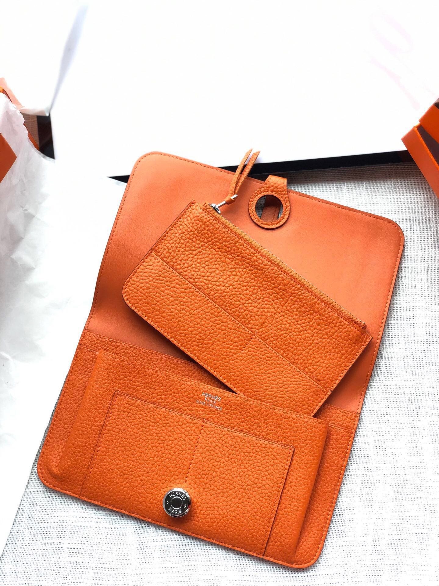Alternative view of HERMES Dogon Wallet 20 Orange Togo Shw