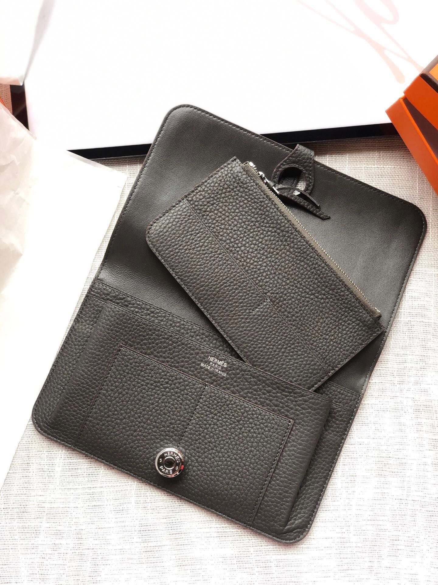HERMES Dogon Wallet 20 Dark Brown Togo Shw - Image 3