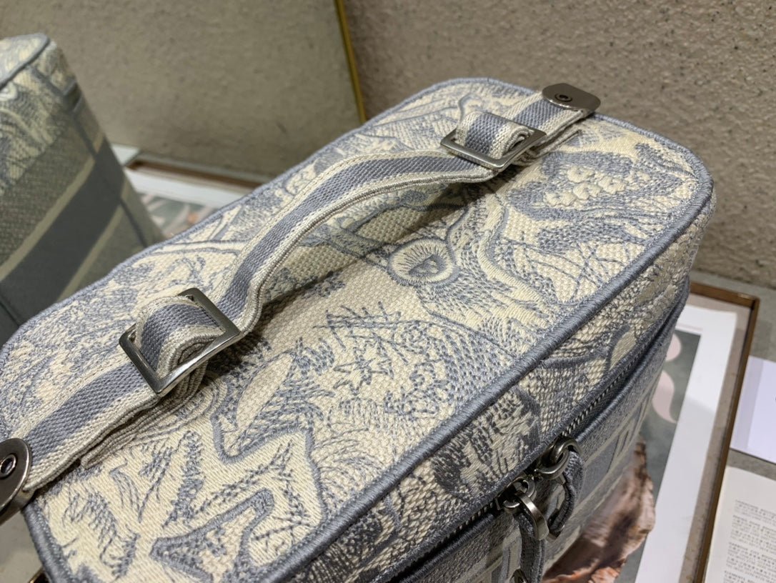 Dior Vanity Series 25 Pastel Gray Oblique Jacquard Case - Image 7