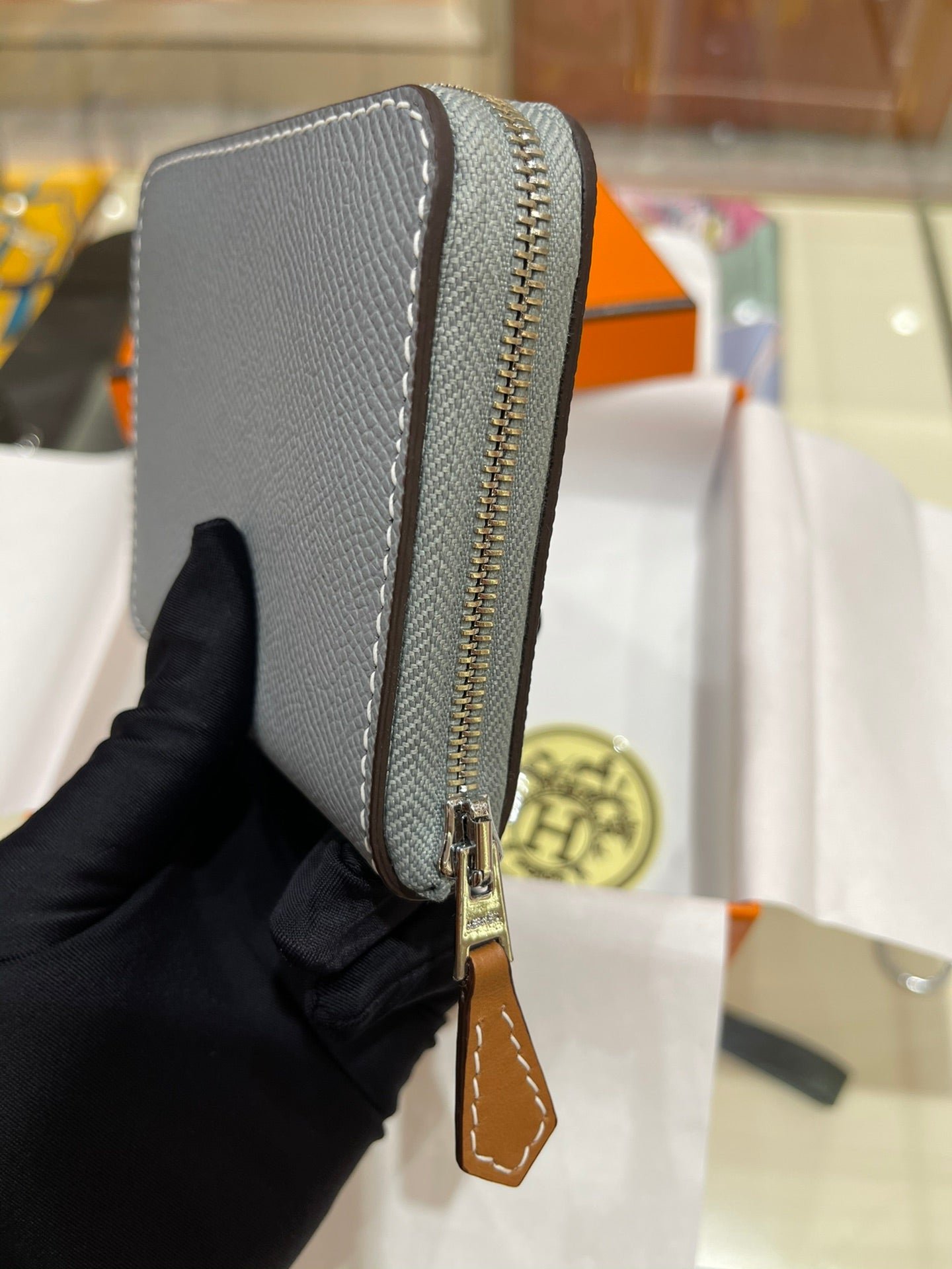 HERMES Compact Wallet 11.5 Grey Epsom - Image 4