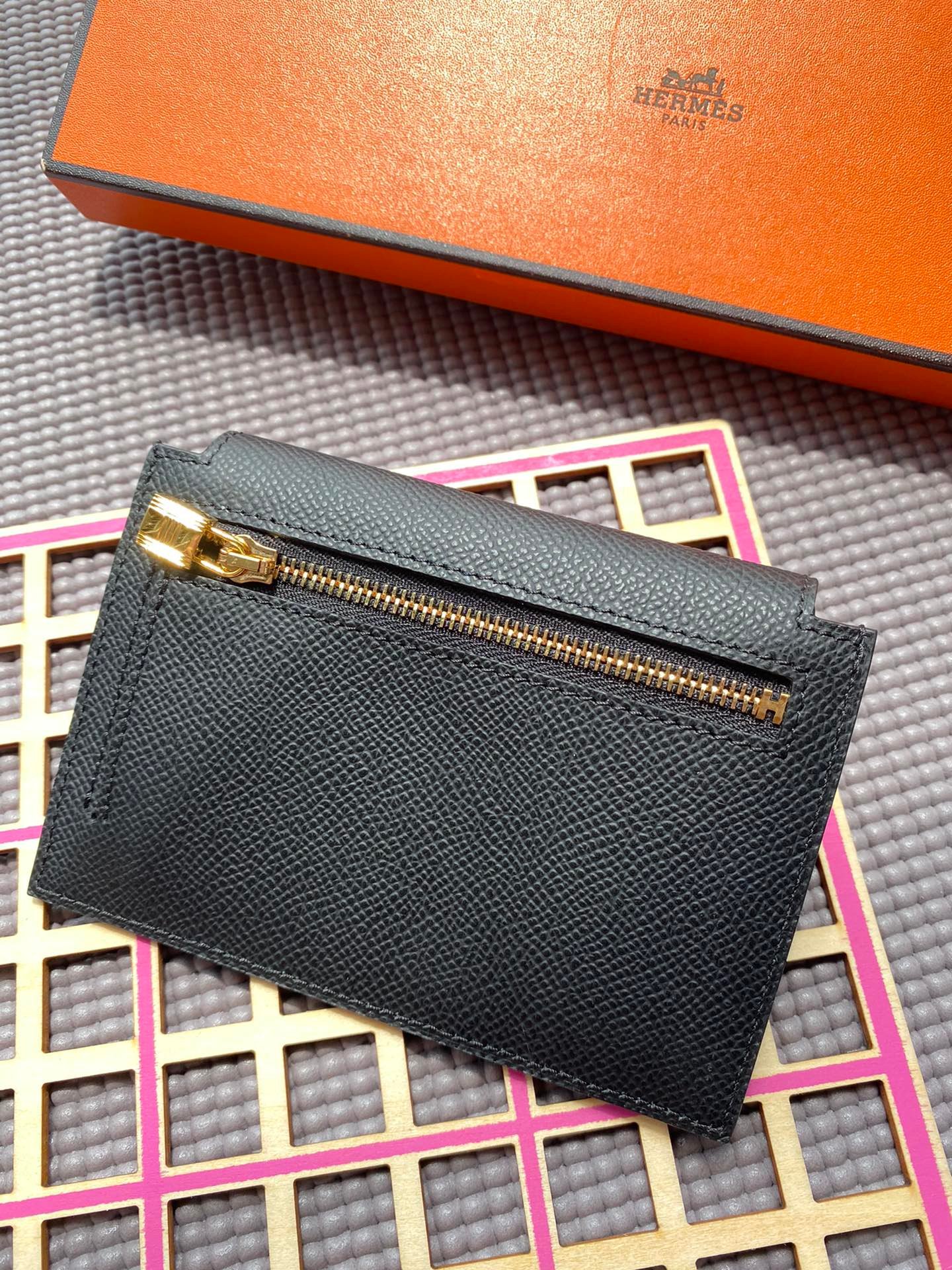 Alternative view of HERMES Kelly Pocket 13.5 Black Epsom Ghw