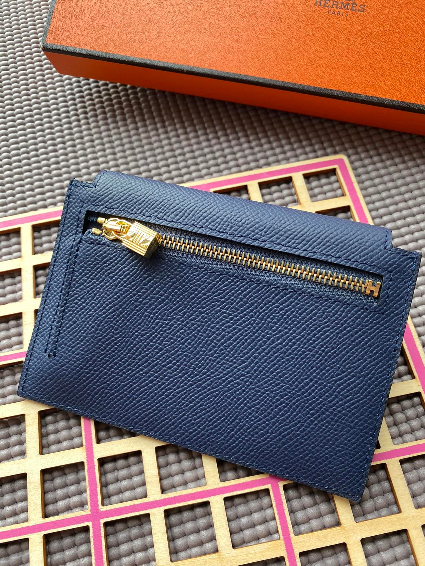 Alternative view of HERMES Kelly Pocket 13.5 Blue Epsom Ghw