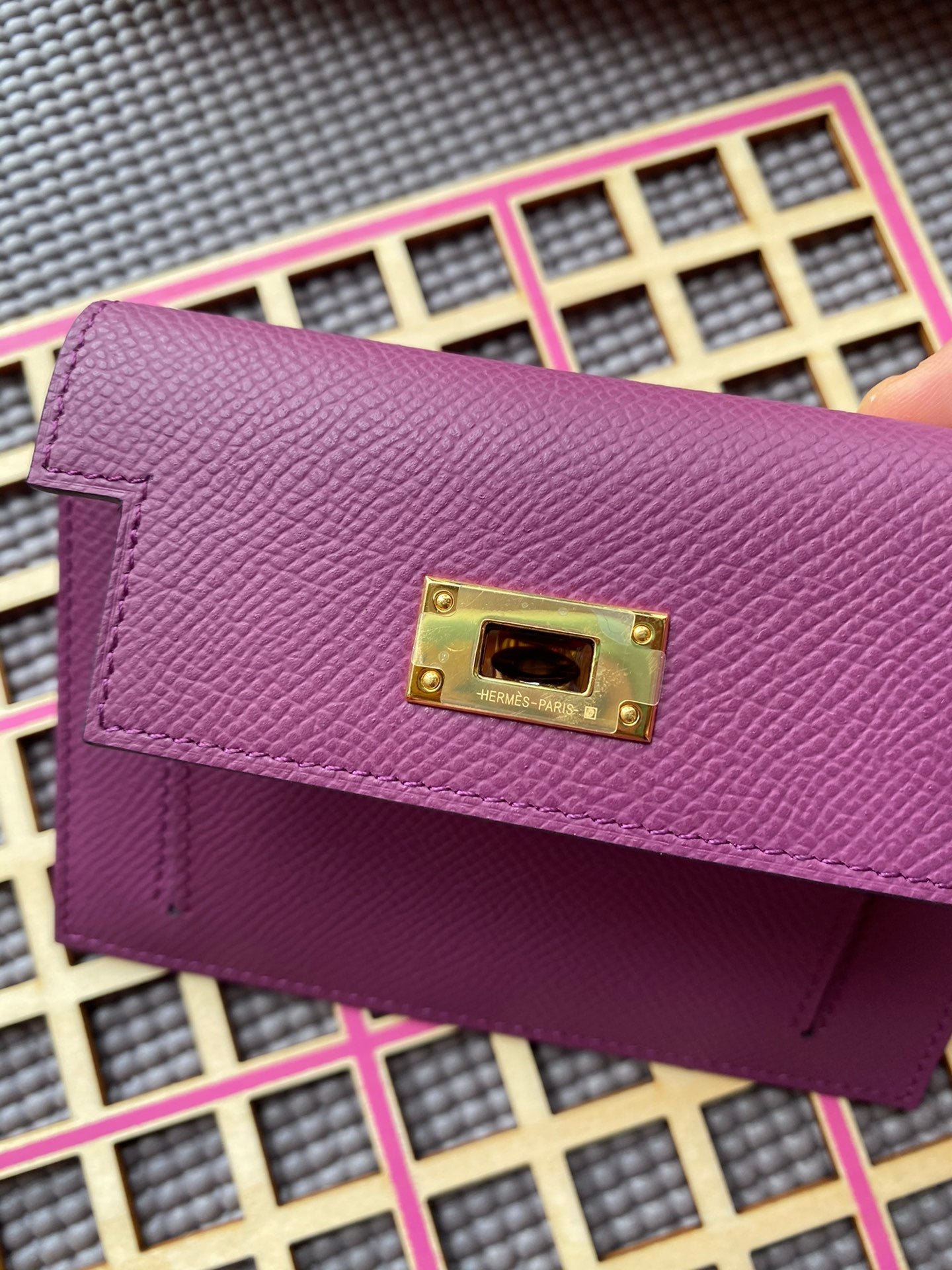 HERMES Kelly Pocket 13.5 Purple Epsom Ghw - Image 7