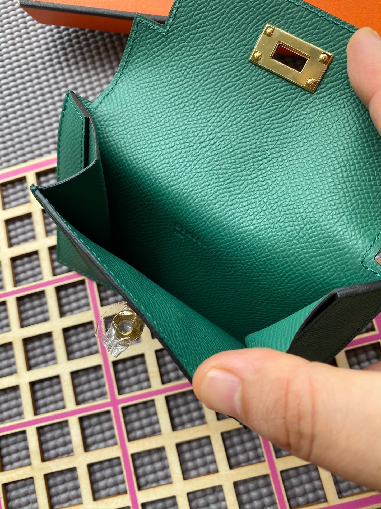 HERMES Kelly Pocket 13.5 Dark Green Epsom Ghw - Image 6