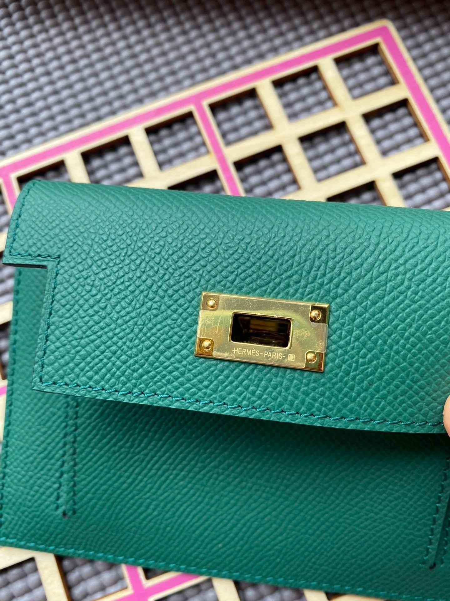 HERMES Kelly Pocket 13.5 Dark Green Epsom Ghw - Image 4