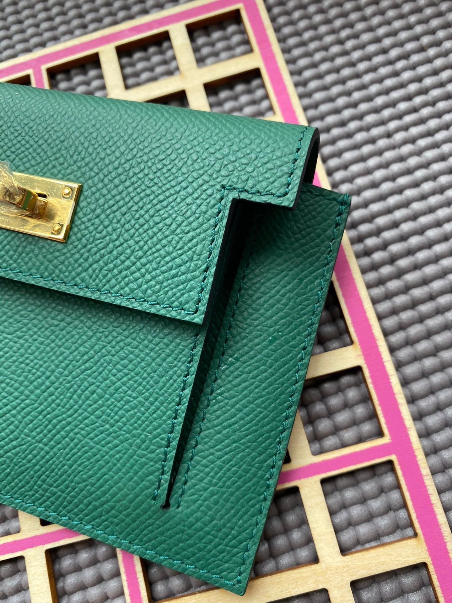 HERMES Kelly Pocket 13.5 Dark Green Epsom Ghw - Image 3