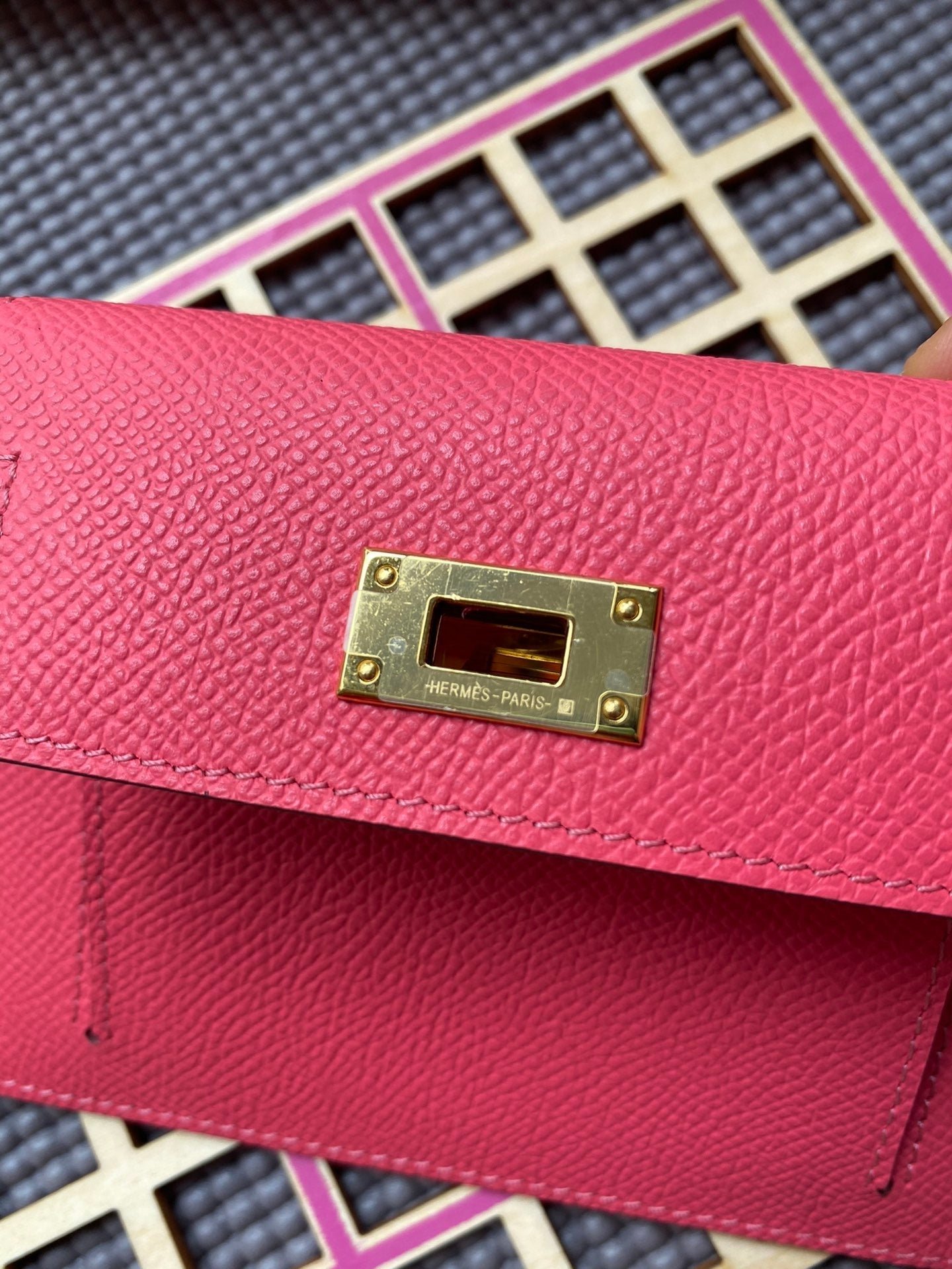 HERMES Kelly Pocket 13.5 Dark Pink Epsom Ghw - Image 6