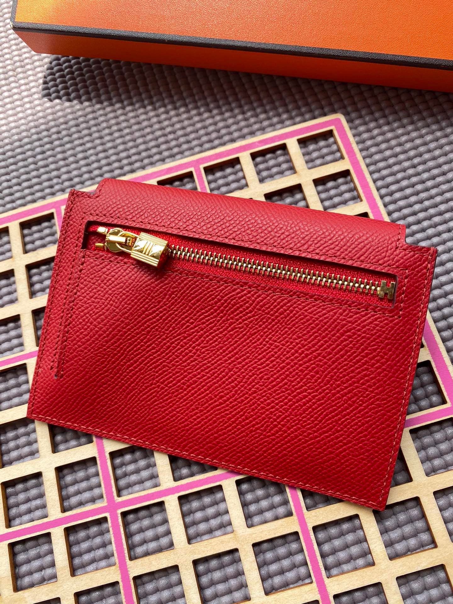 Alternative view of HERMES Kelly Pocket 13.5 Red Epsom Ghw