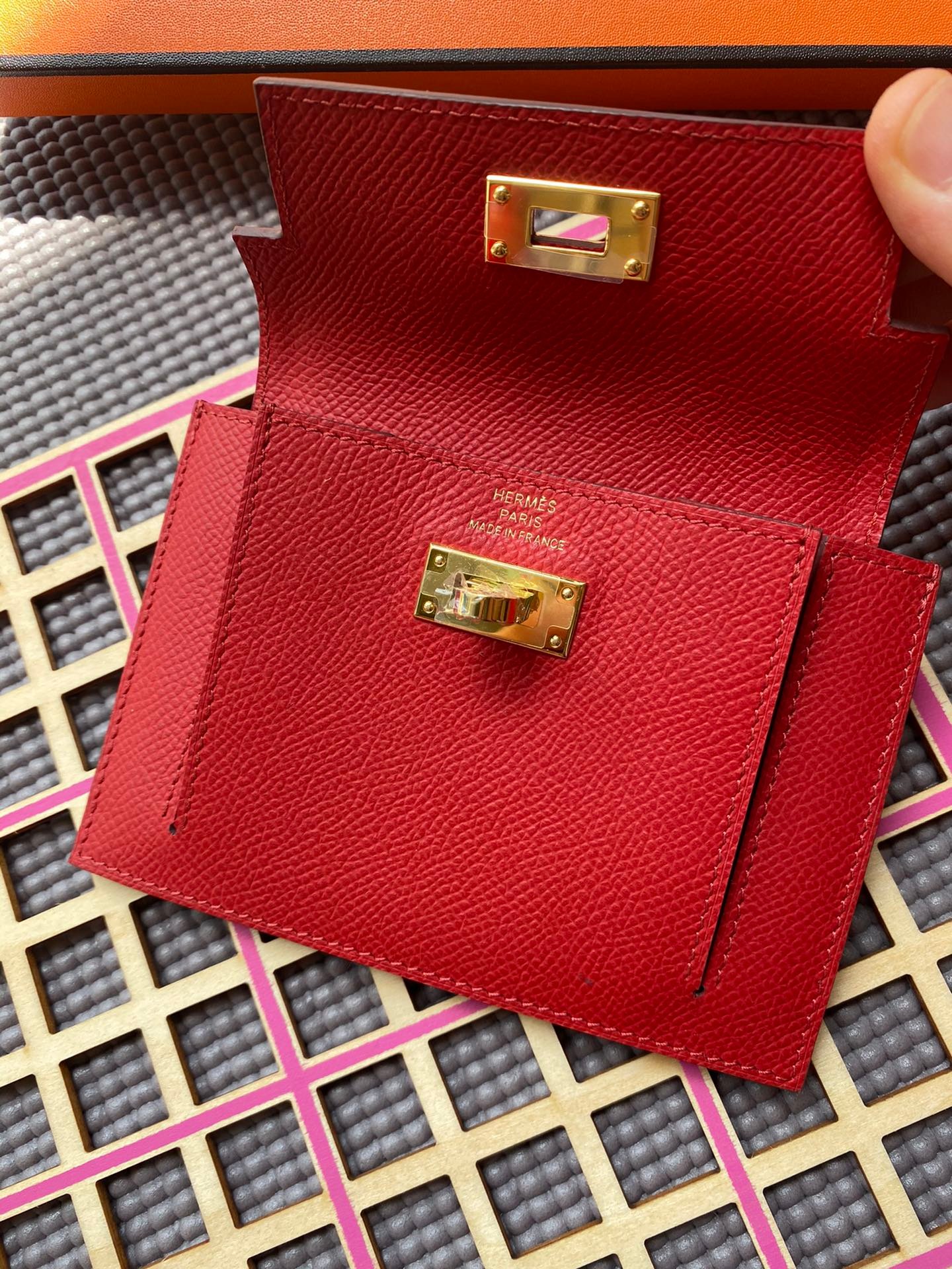 HERMES Kelly Pocket 13.5 Red Epsom Ghw - Image 3