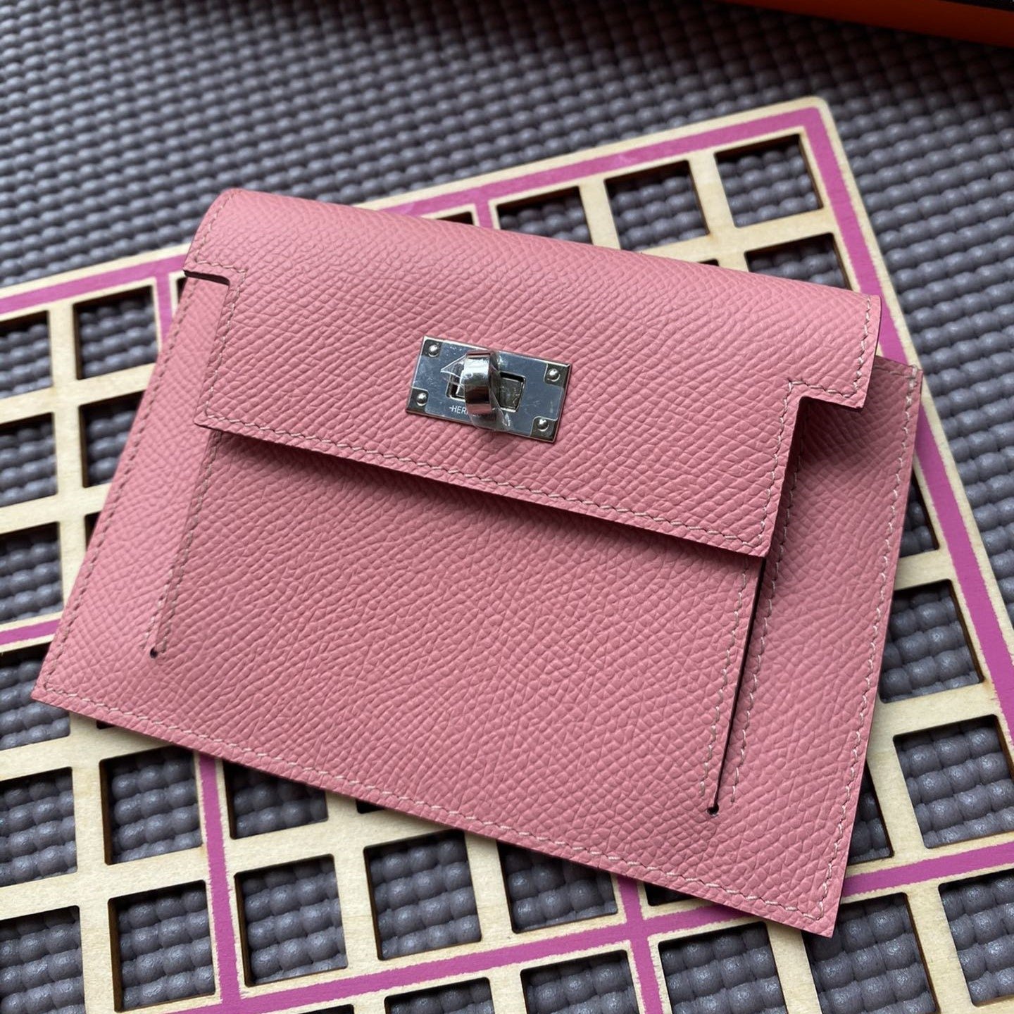 HERMES Kelly Pocket 13.5 Pink Epsom Shw