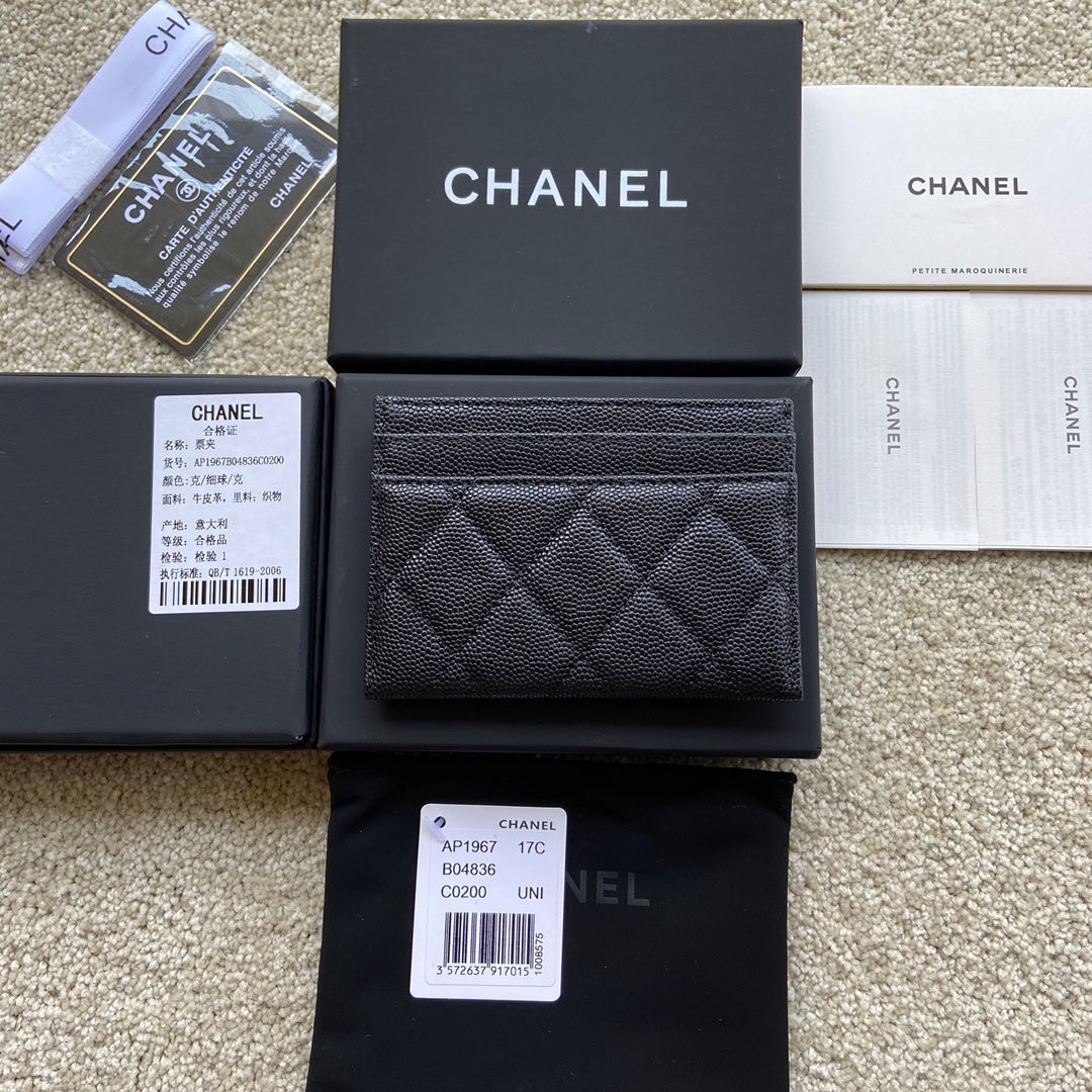 cc card holder 11cm black caviar black hardware - Image 4