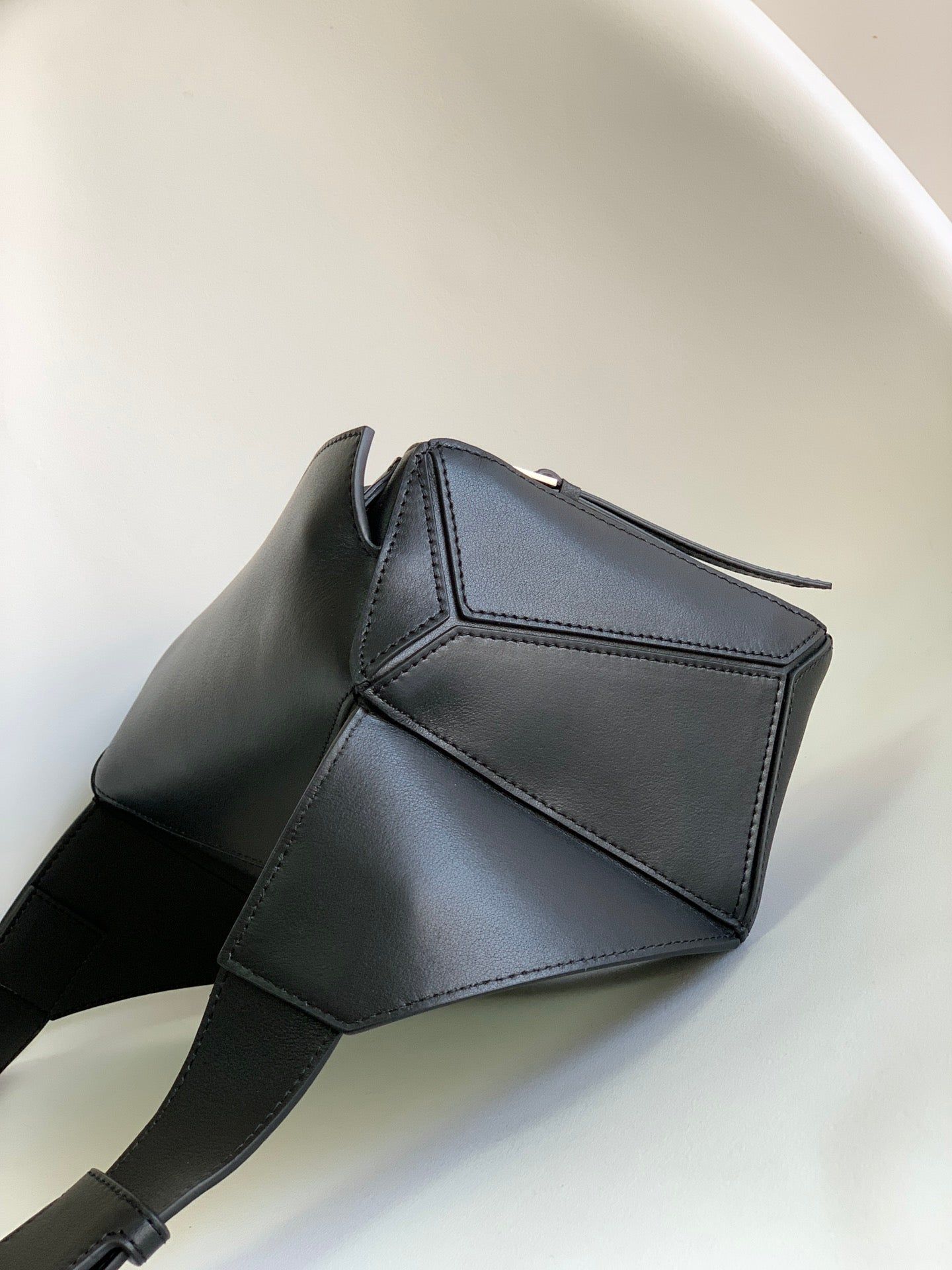 Loew Puzzle Small 24cm Black Leather Belt Bag - Image 3