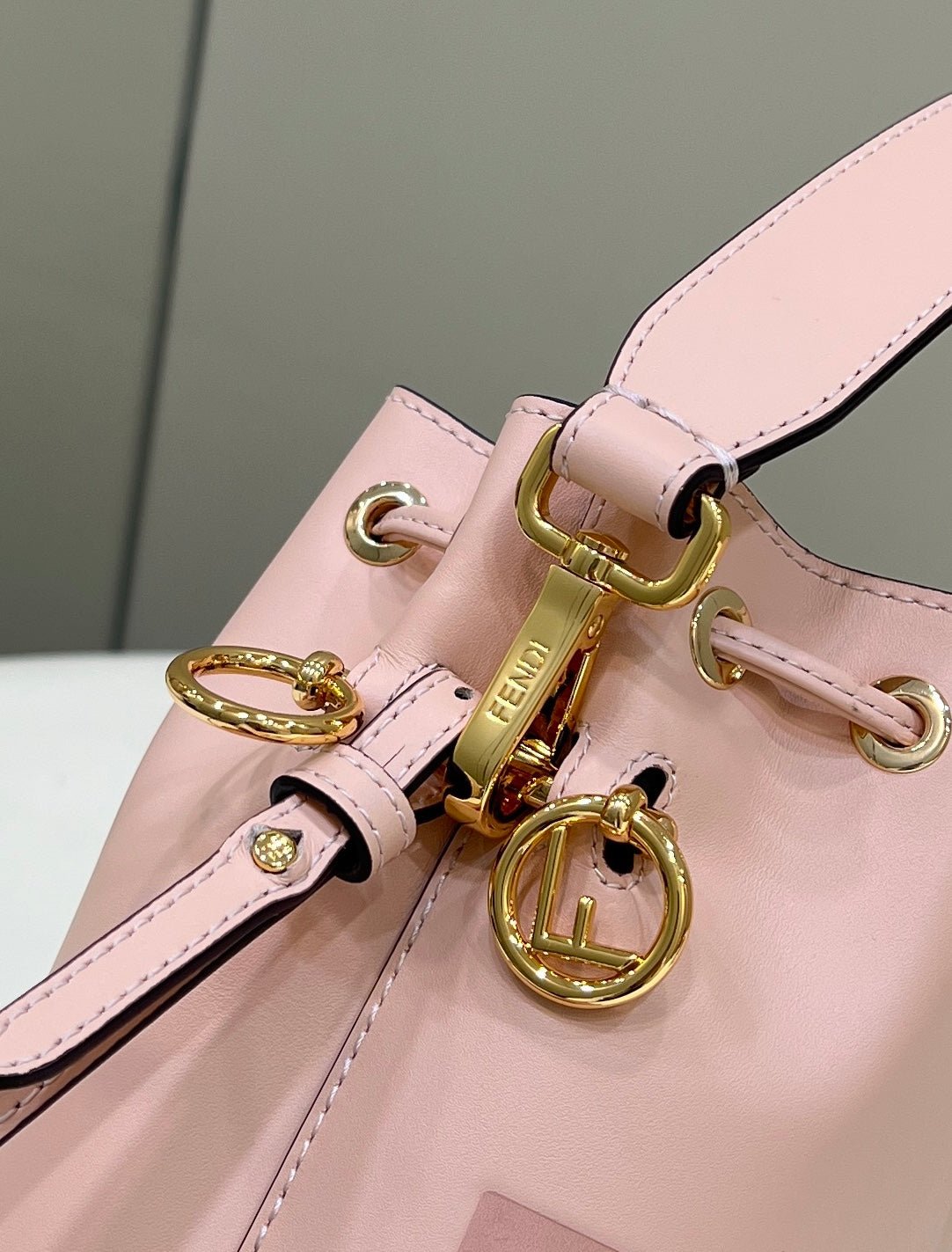 Fendi Mon Tresor Mini 18 Peachy Pink Calfskin Bucket - Image 8