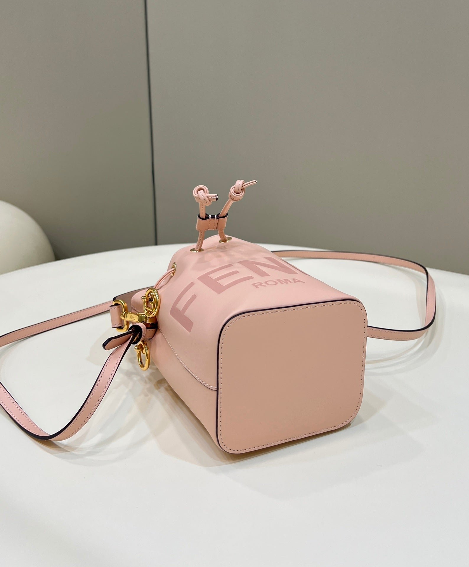 Fendi Mon Tresor Mini 18 Peachy Pink Calfskin Bucket - Image 4
