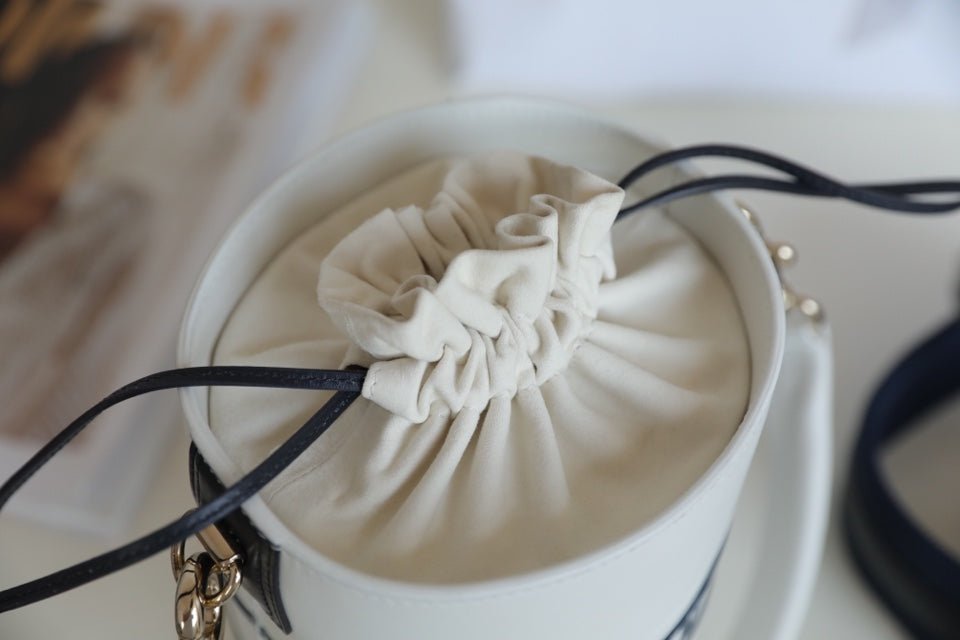 Dior Vibe 18 White Smooth Calfskin Bucket Bag - Image 5