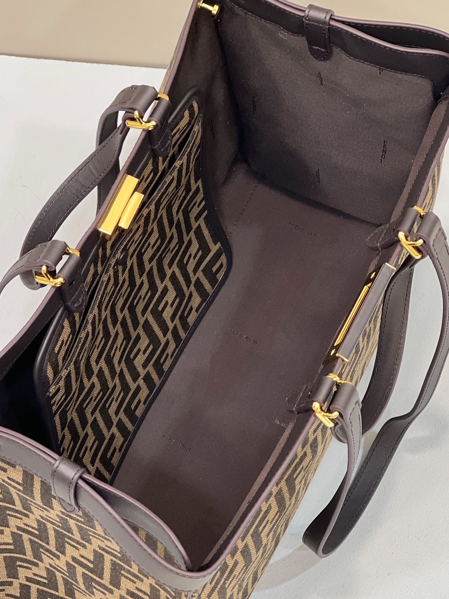 Fendi Tote 41 Brown Black Canvas Gold Hardware - Image 7