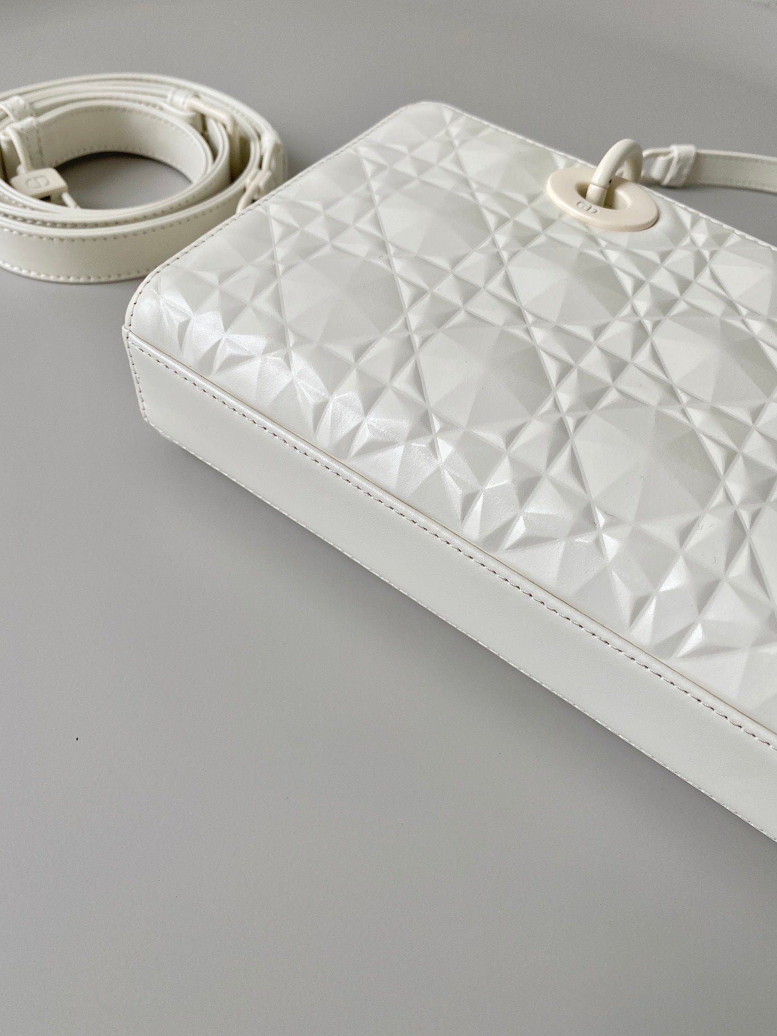 Dior Medium D-Joy 26 White Cannage Calfskin Bag - Image 4