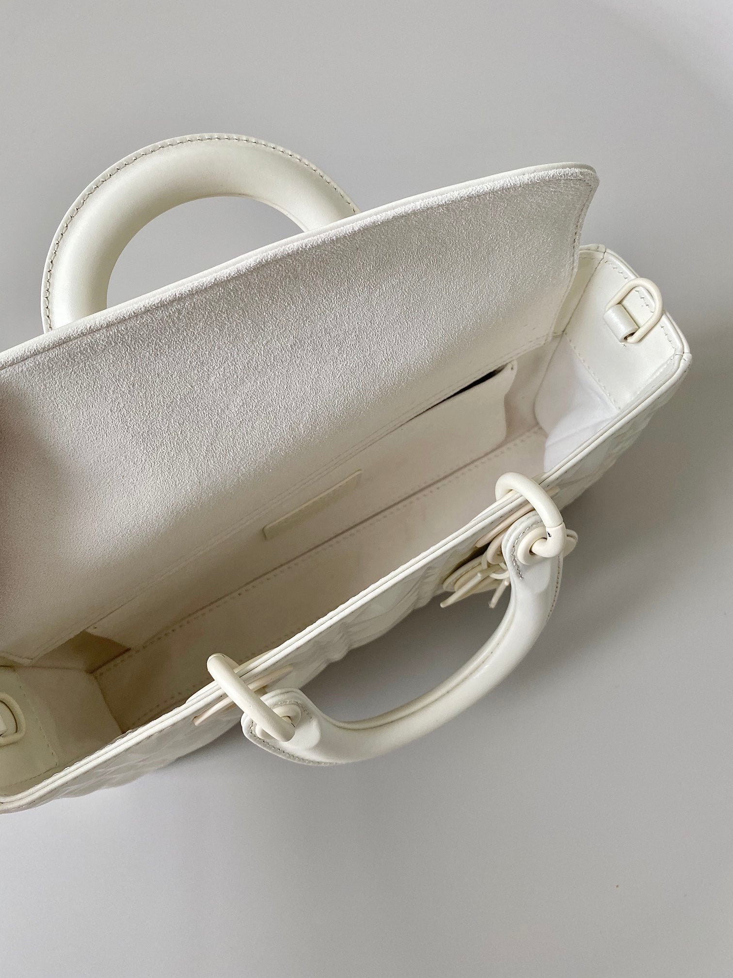 Dior Medium D-Joy 26 White Cannage Calfskin Bag - Image 7