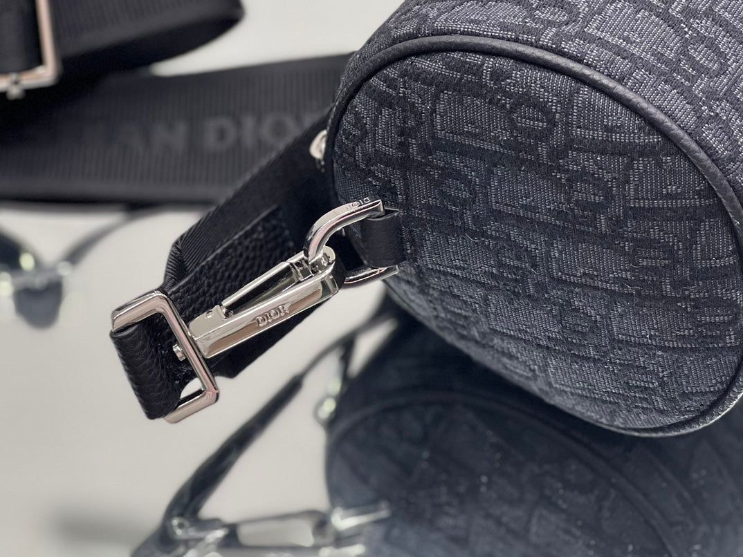 Dior Roller Round Bucket Black Oblique Bag - Image 5