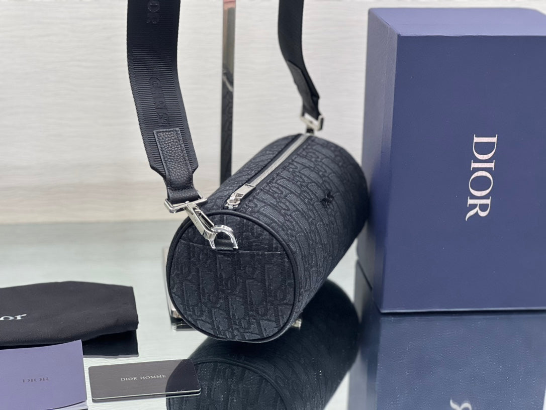 Dior Roller Round Bucket Black Oblique Bag - Image 4
