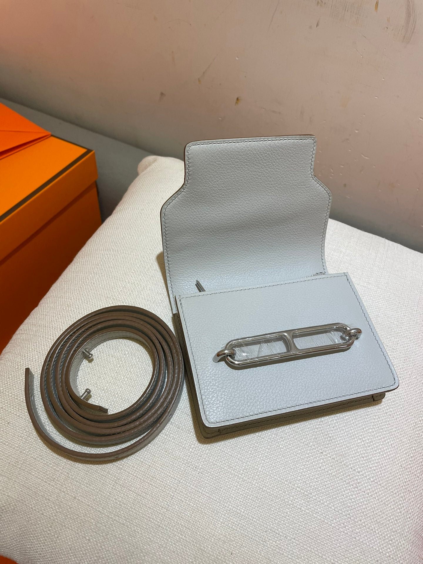 Alternative view of HERMES RoulisSlim Wallet 12.7 White Calfskin Shw